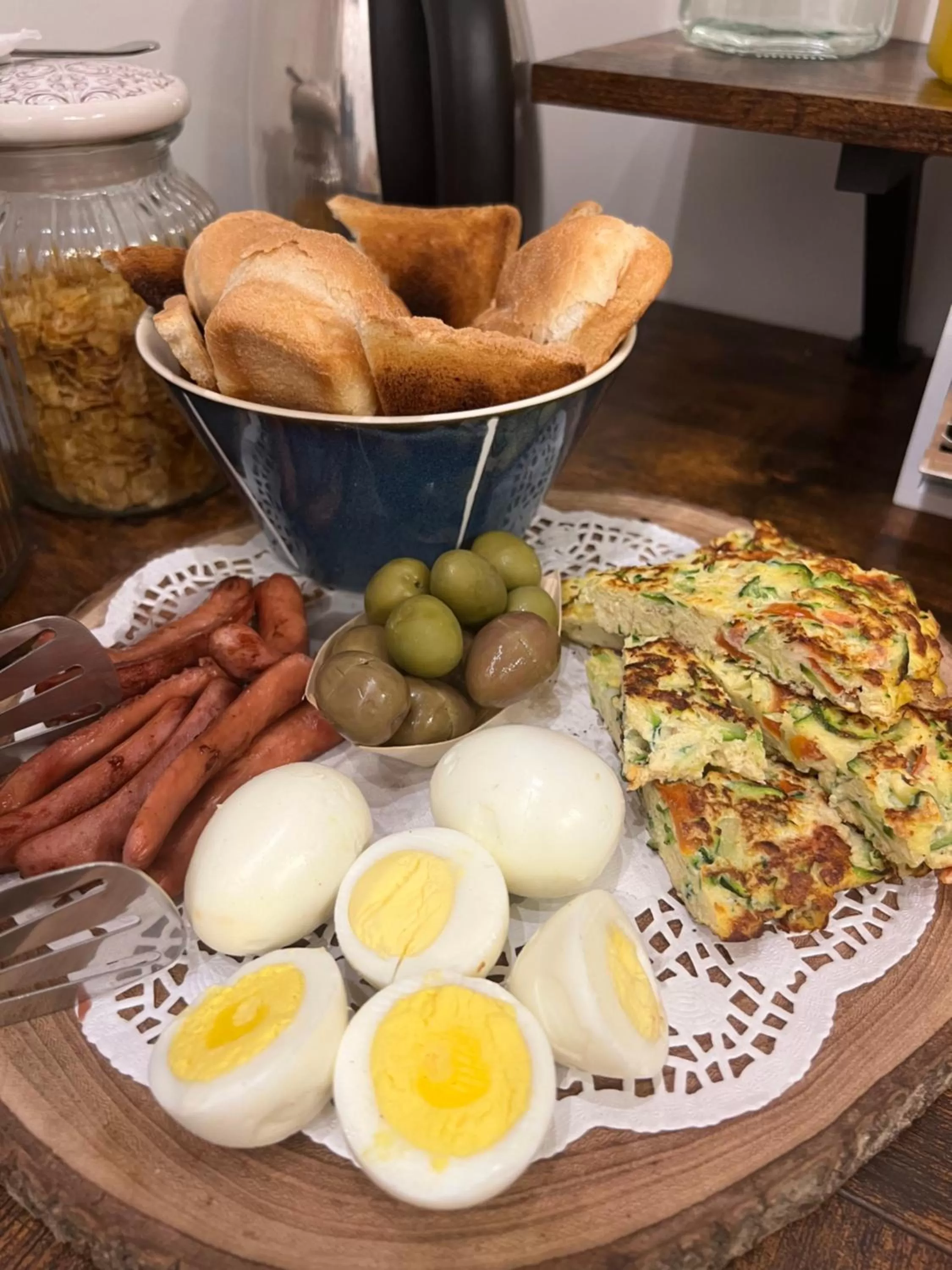 Continental breakfast, Food in DhOME B&B