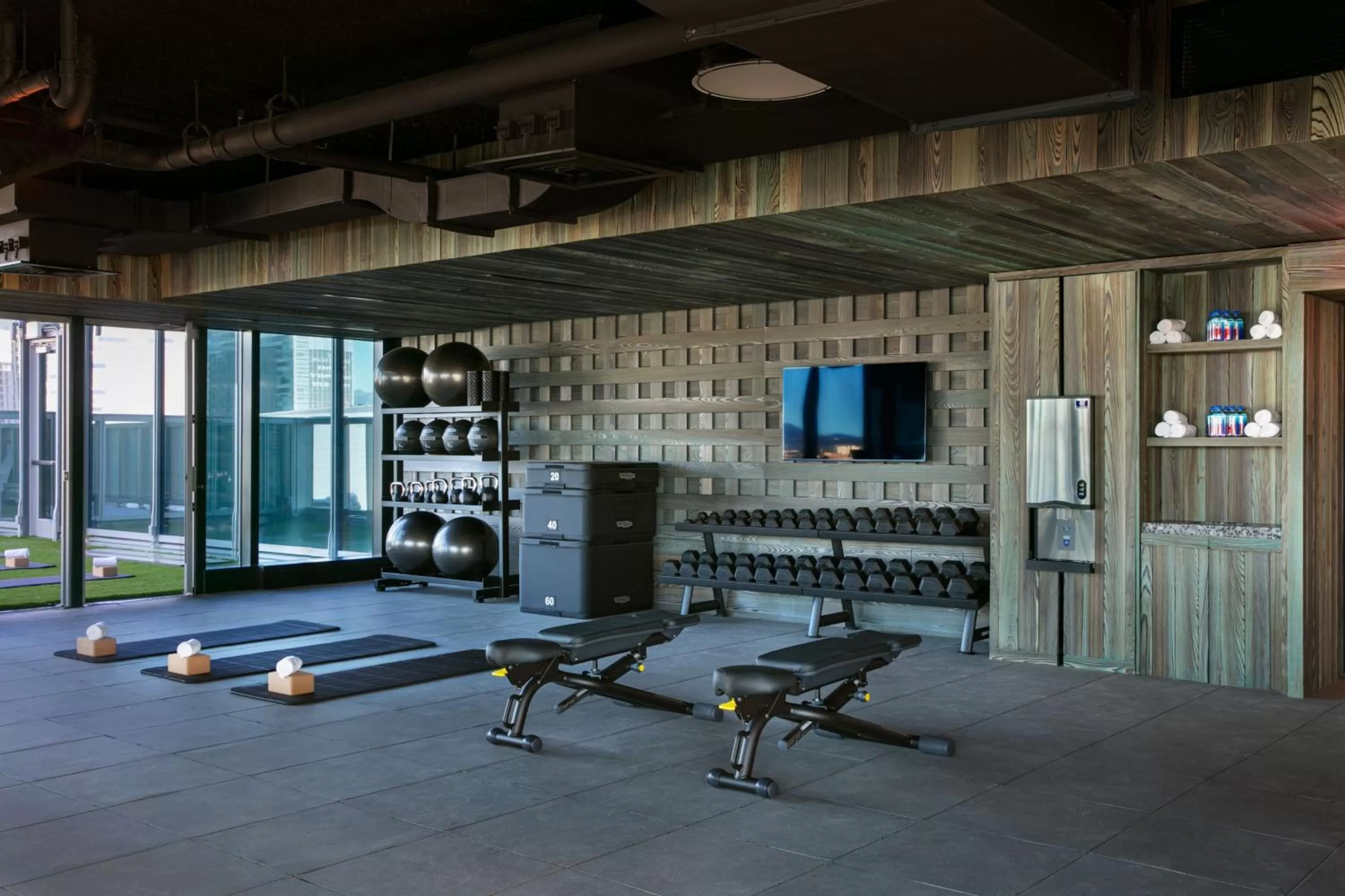 Fitness centre/facilities in Moxy Downtown Los Angeles