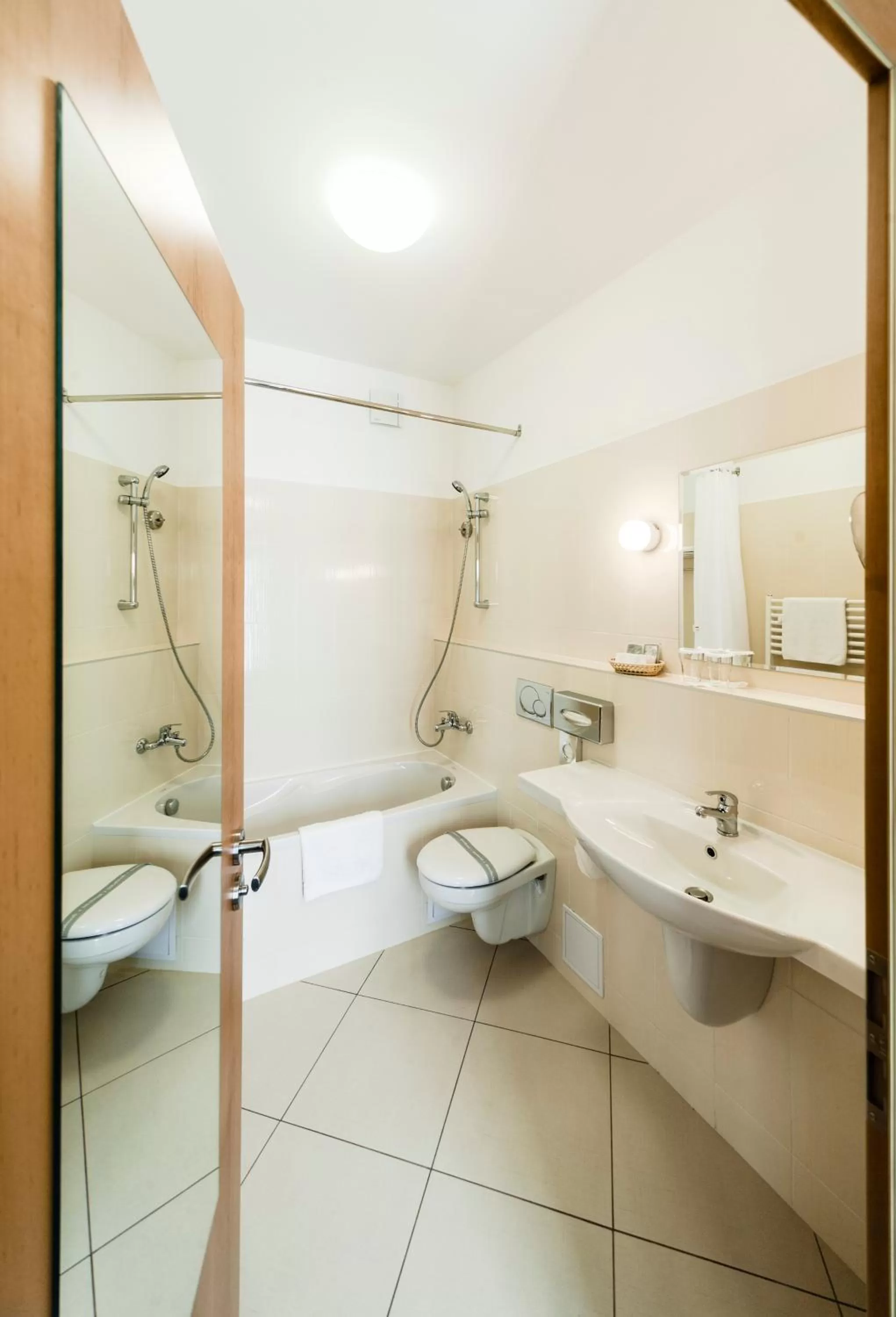 Archibald At the Charles Bridge