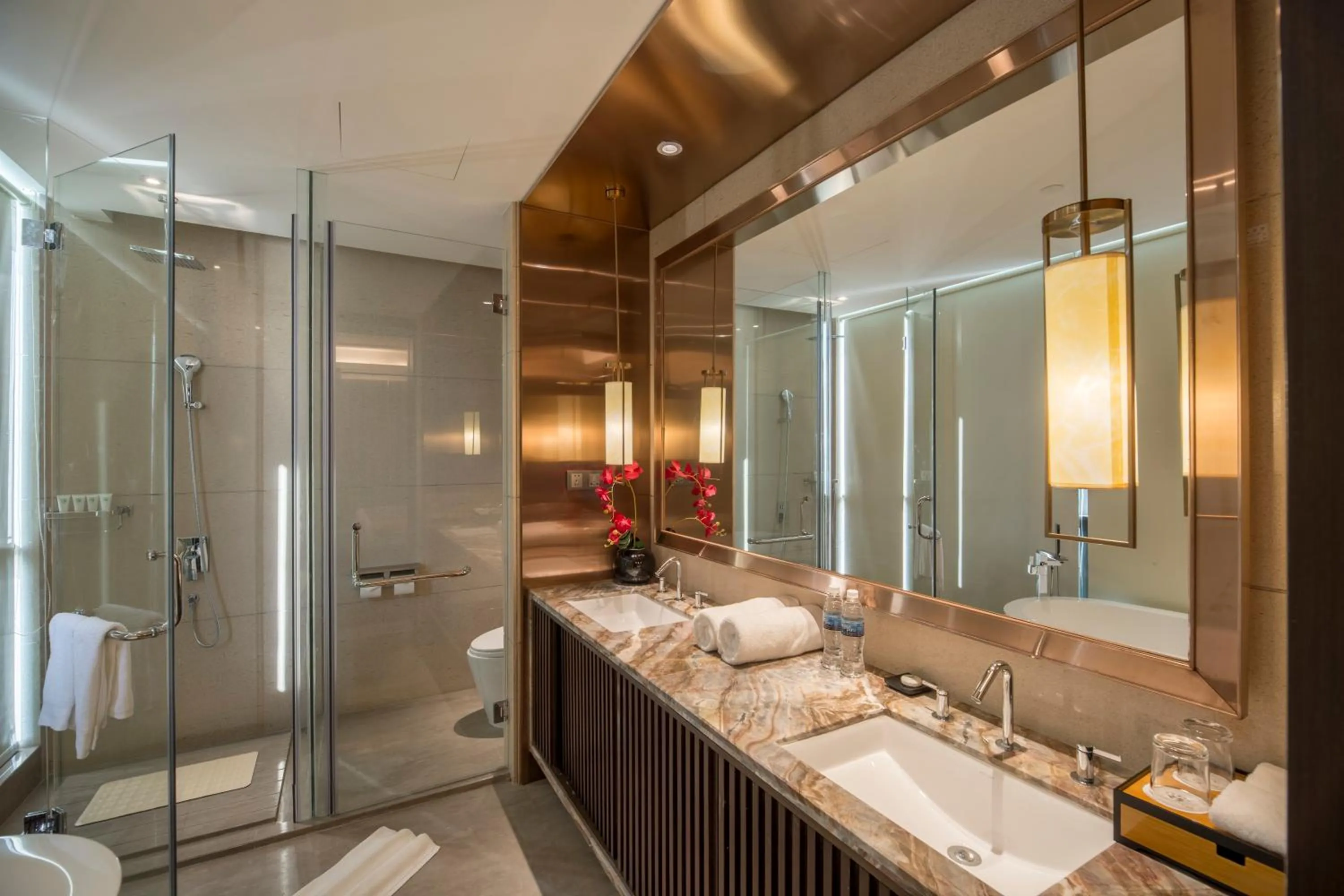 Bedroom, Bathroom in Sunshine Bay Hotel