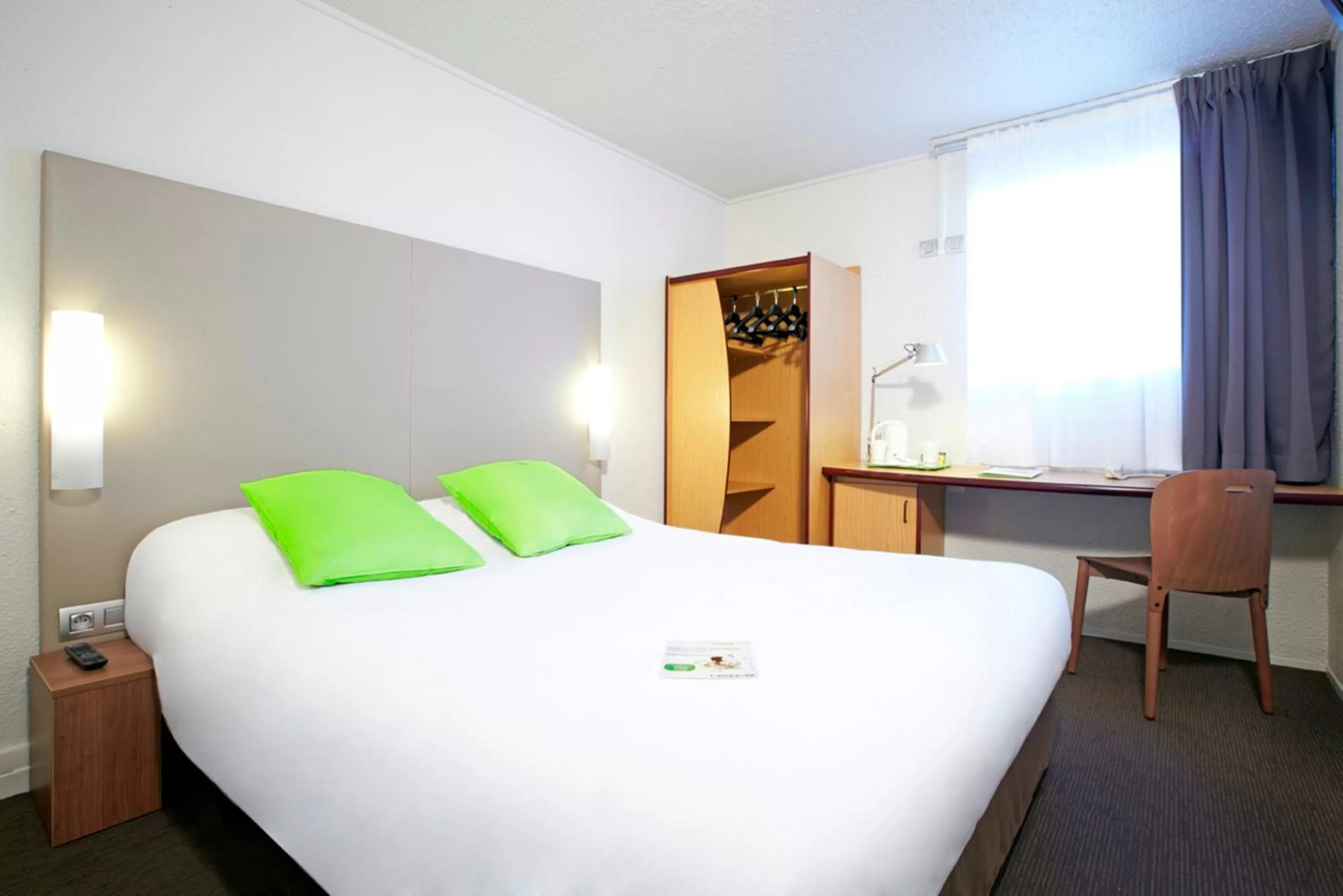 Bed in Campanile Lyon Dardilly Porte De Lyon