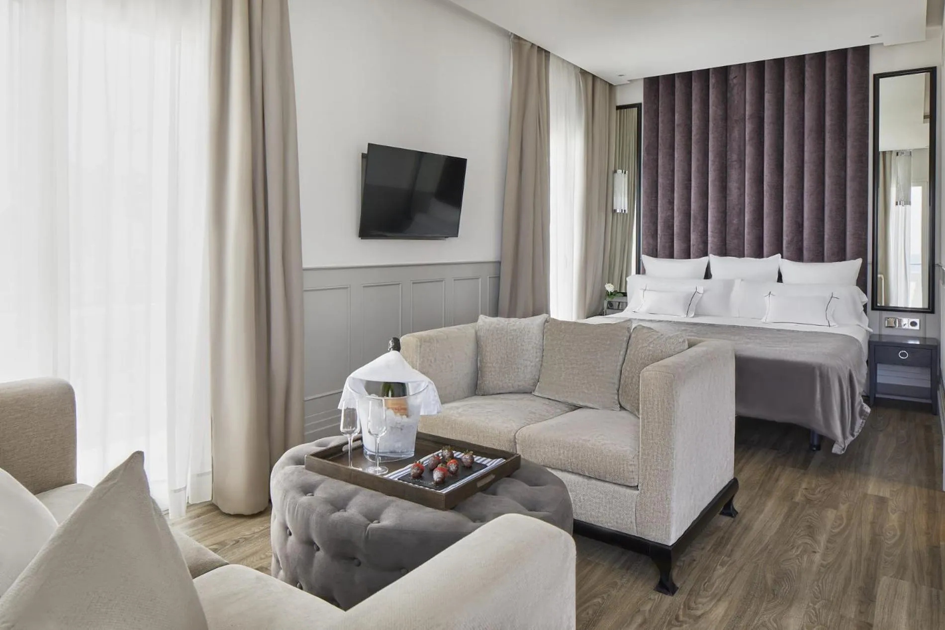 Photo of the whole room, Bed in Hotel MiM Ibiza & Spa - Adults Only