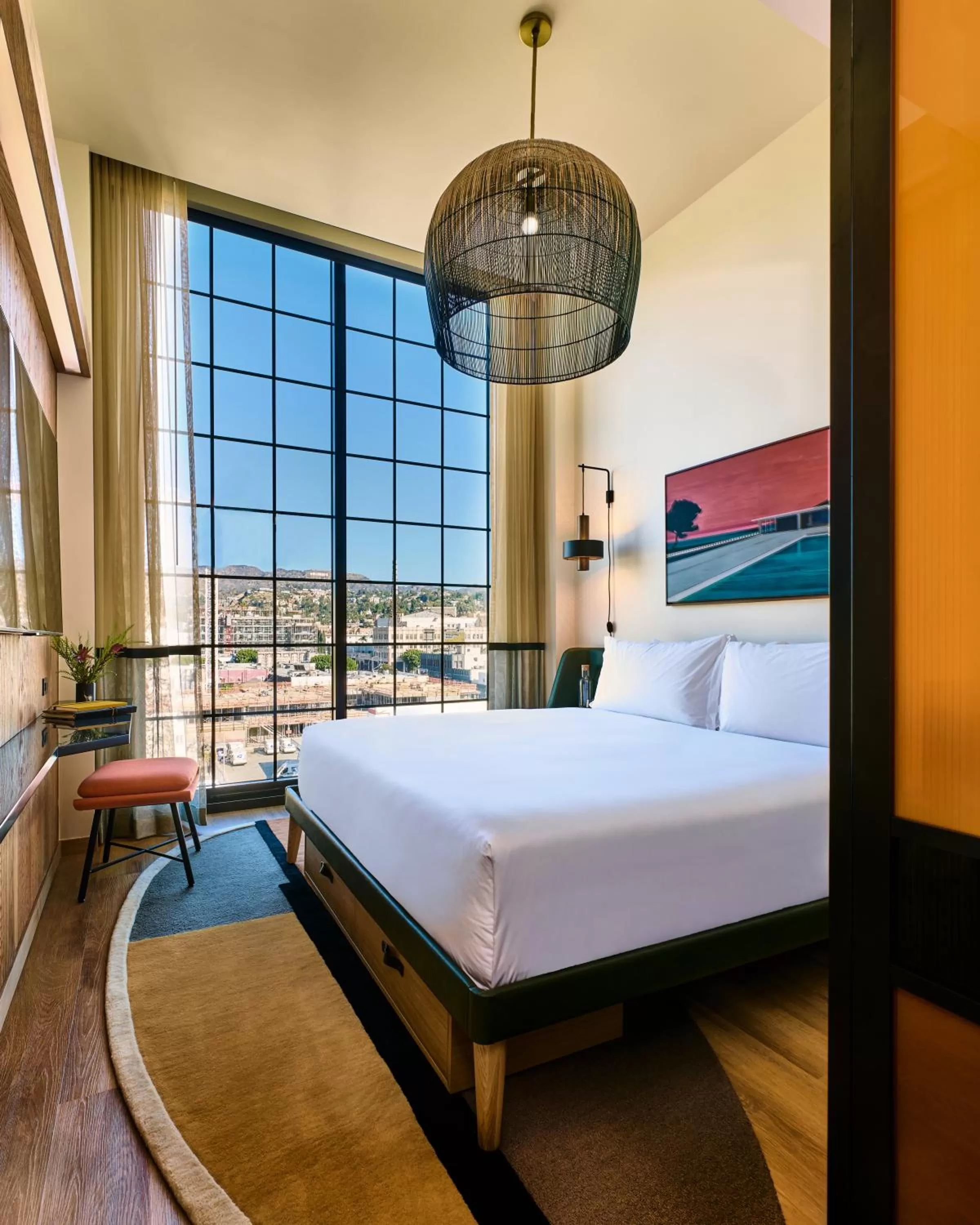 Deluxe King Room with View in HOLLYWOOD VOLUME, a Tribute Portfolio Hotel