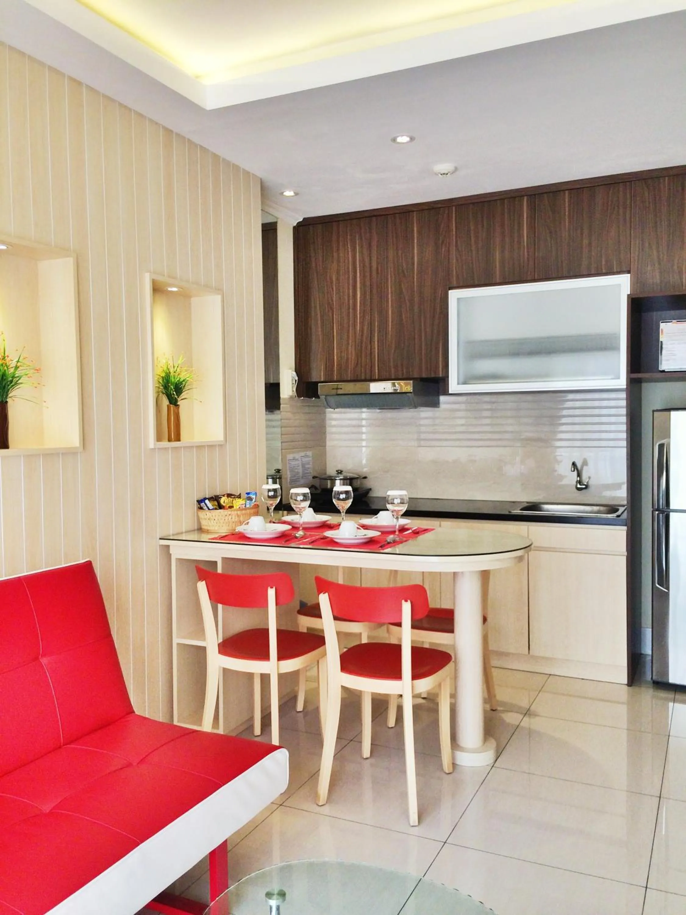 Kitchen or kitchenette in Ravarine Suite Apartment
