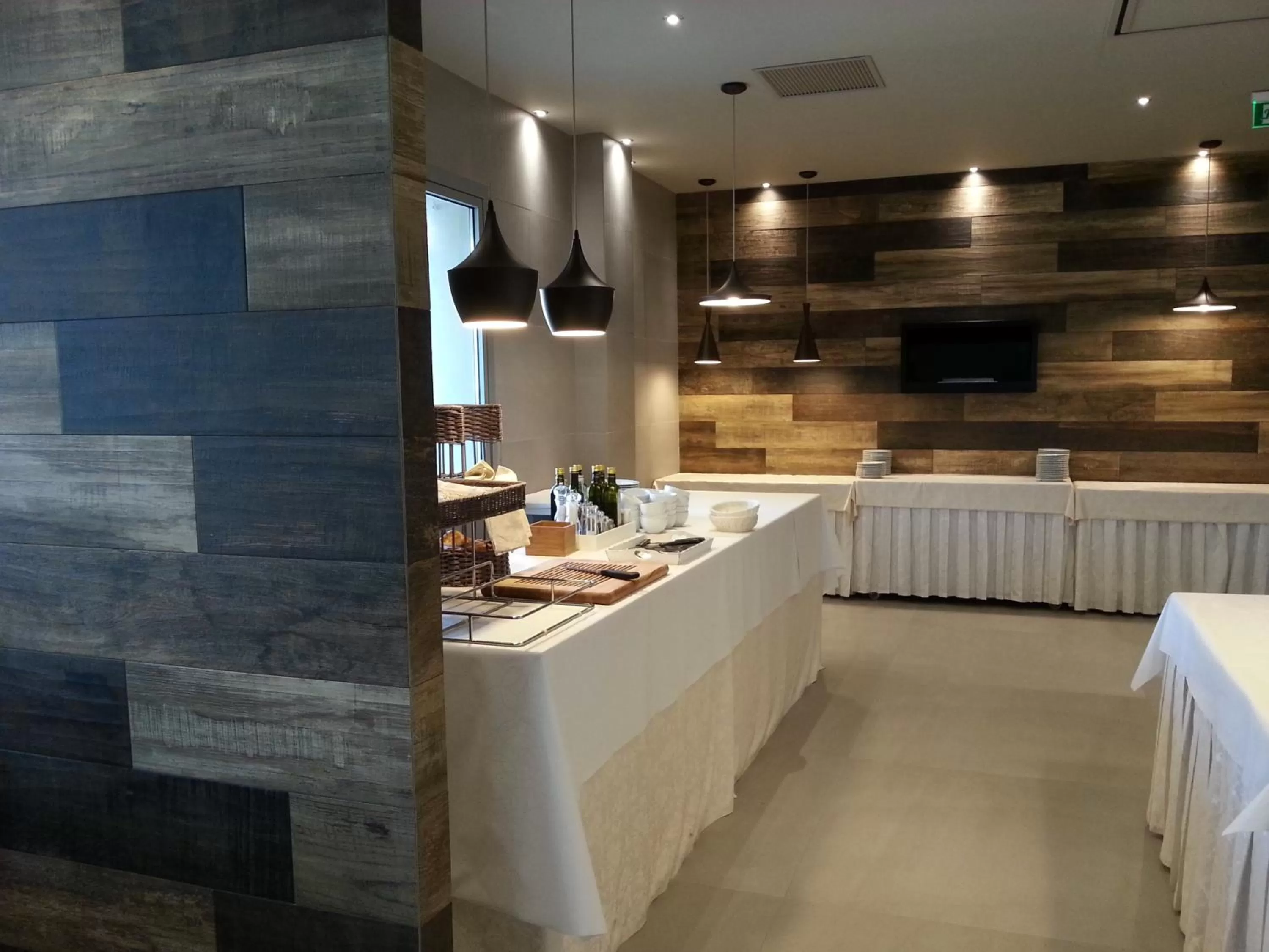 Restaurant/places to eat in AmbientHotels Panoramic