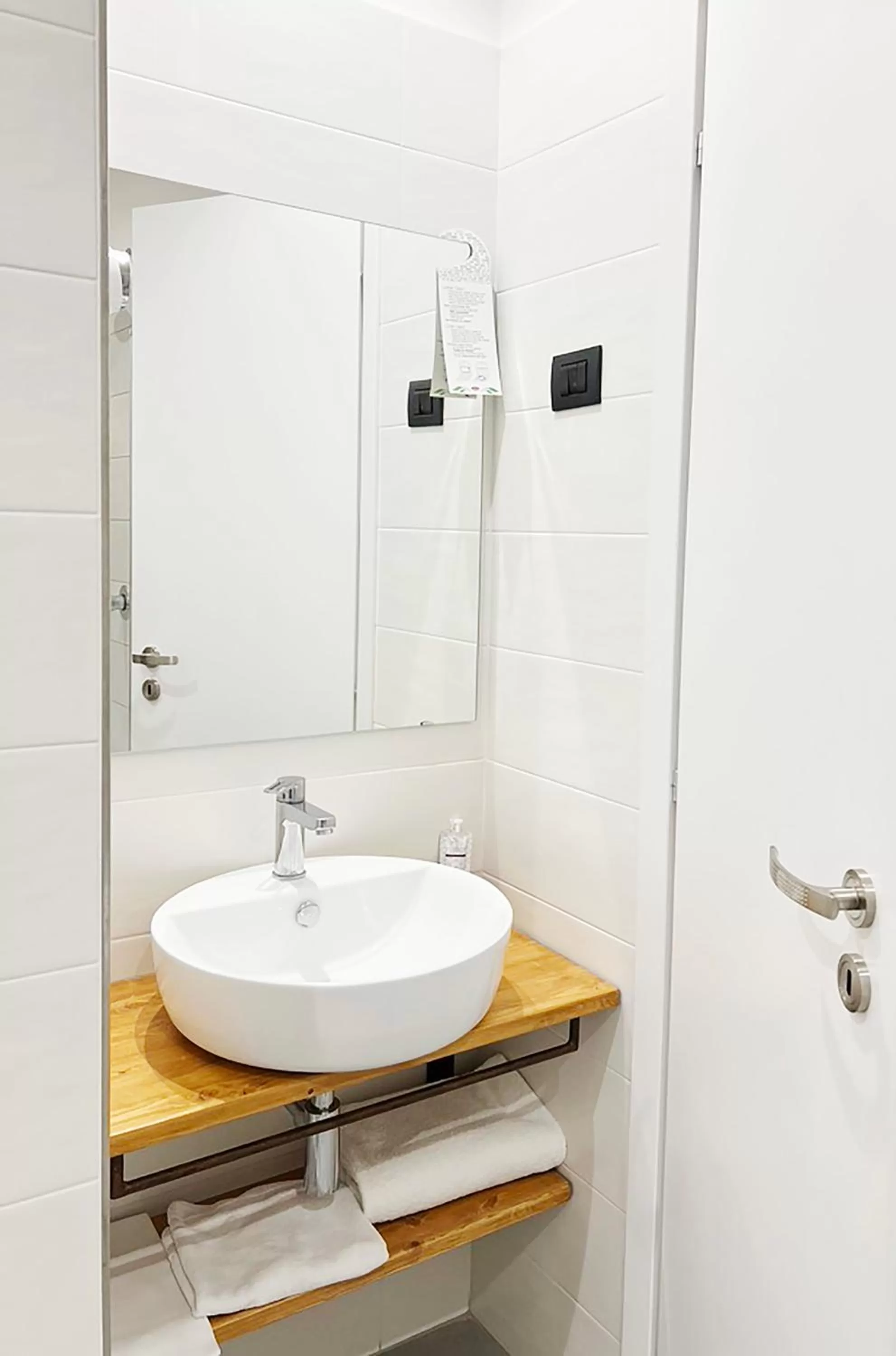 Bathroom in Hotel King