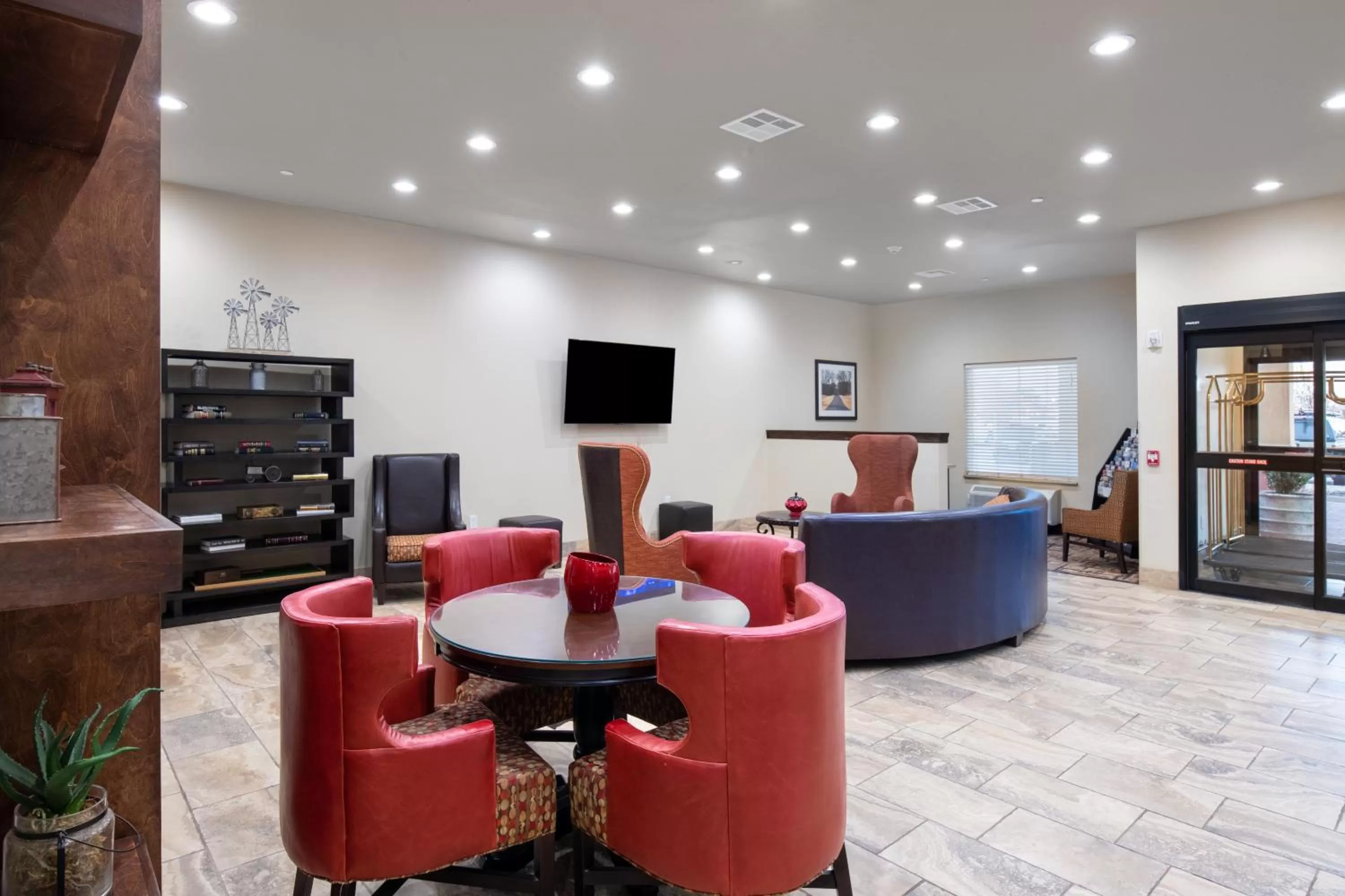 Lobby or reception in Home Away Kitchen Suites Enid