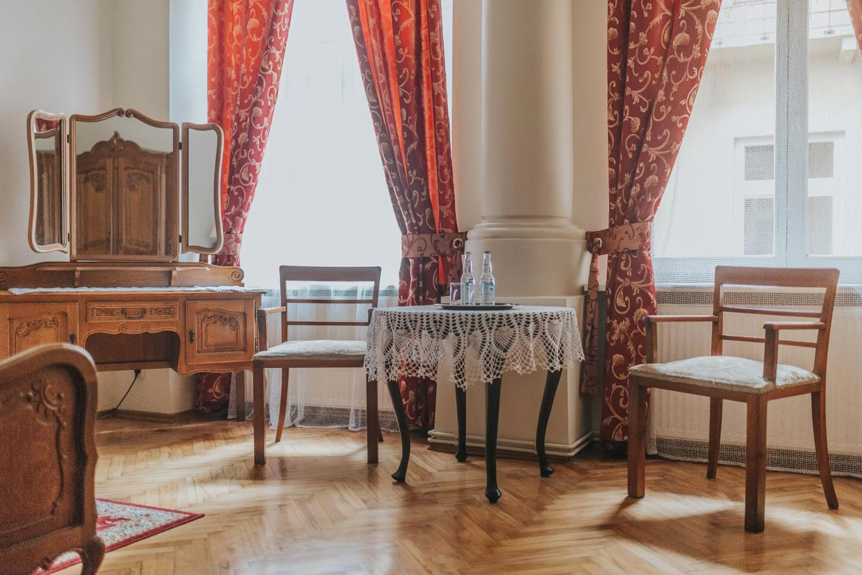 Photo of the whole room in Aparthotel Camea