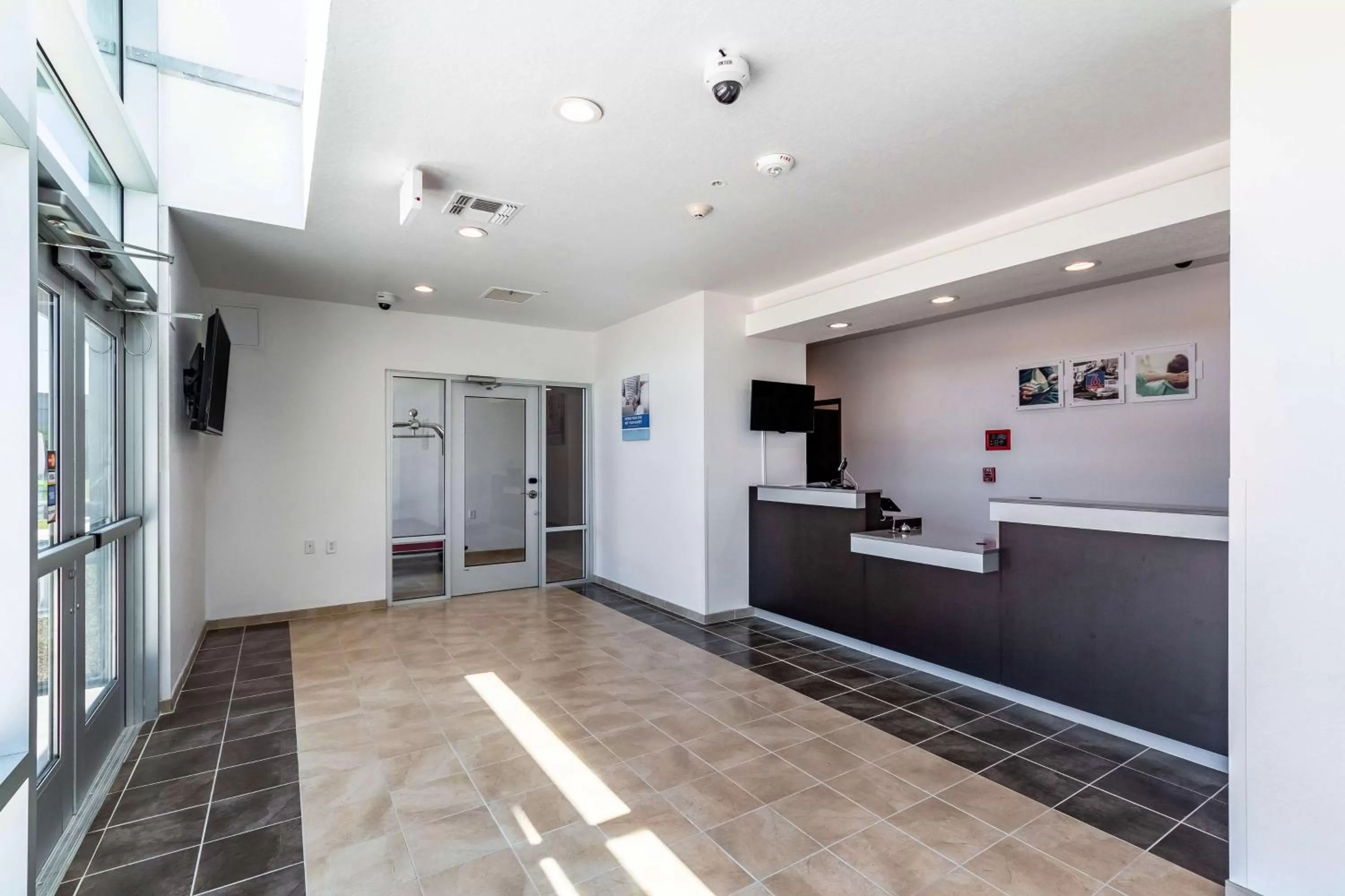 TV and multimedia in Studio 6-San Marcos, TX