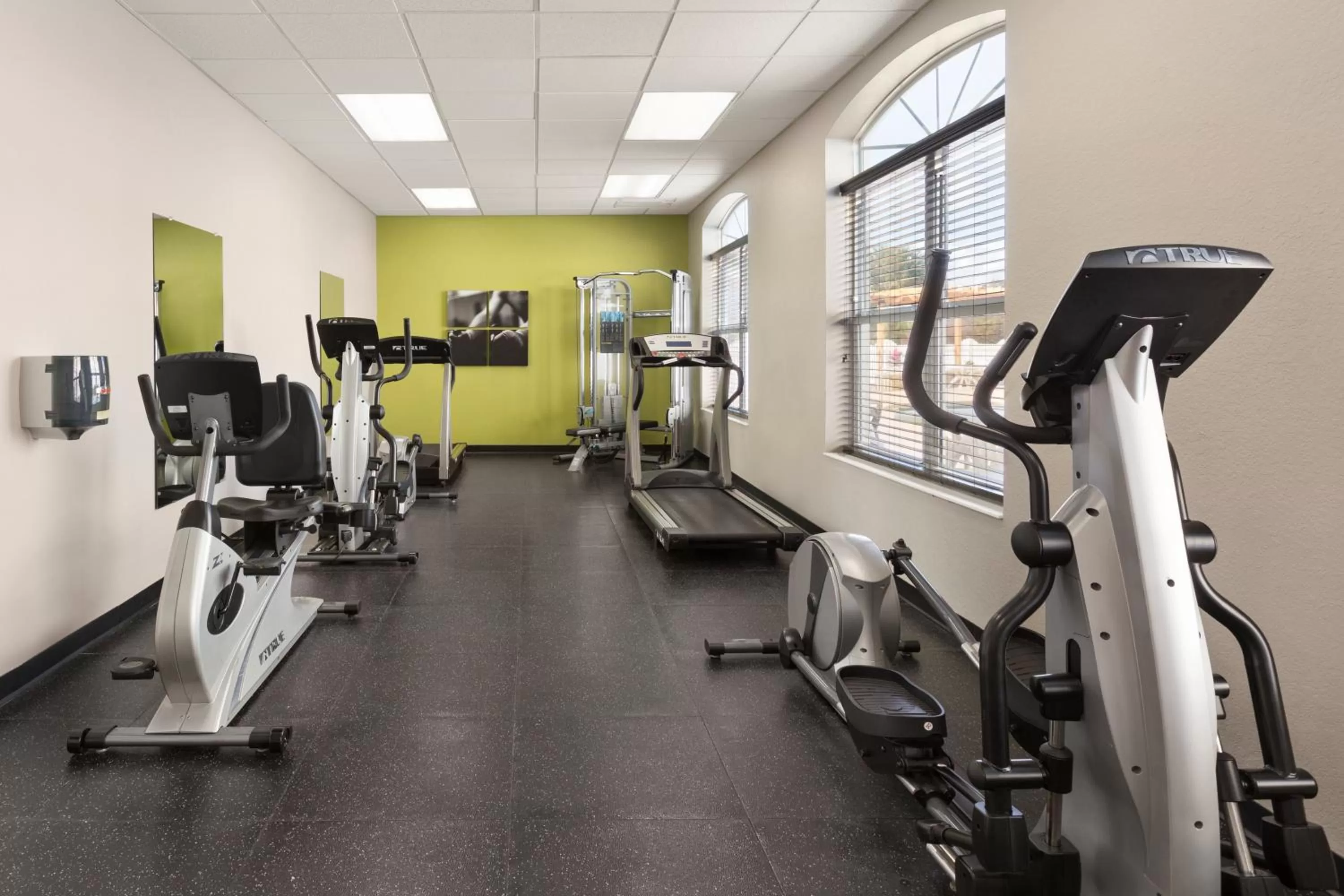 Fitness centre/facilities in Country Inn & Suites by Radisson, Port Canaveral, FL