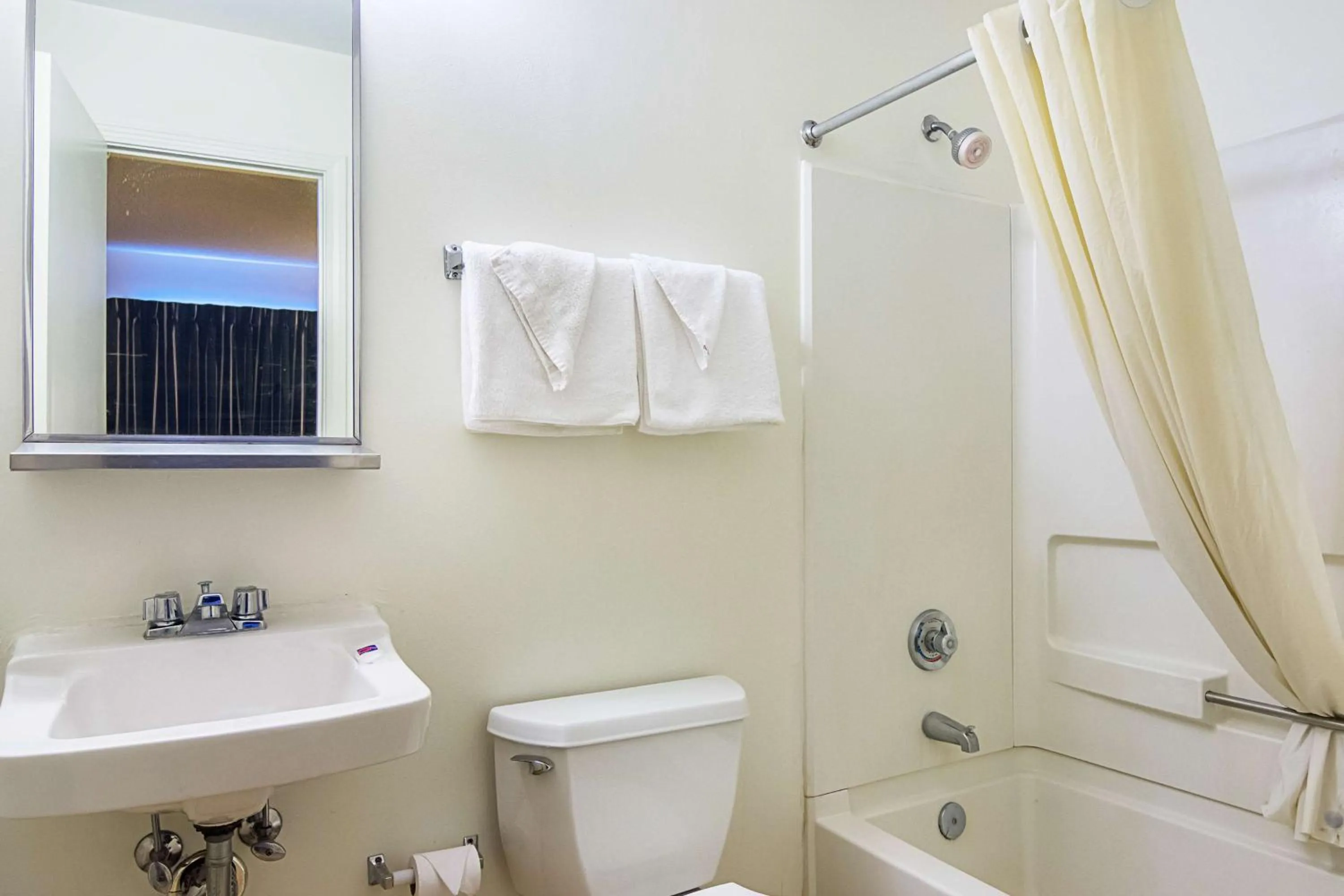 Bathroom in Motel 6-Fayetteville, NC - Fort Liberty Area