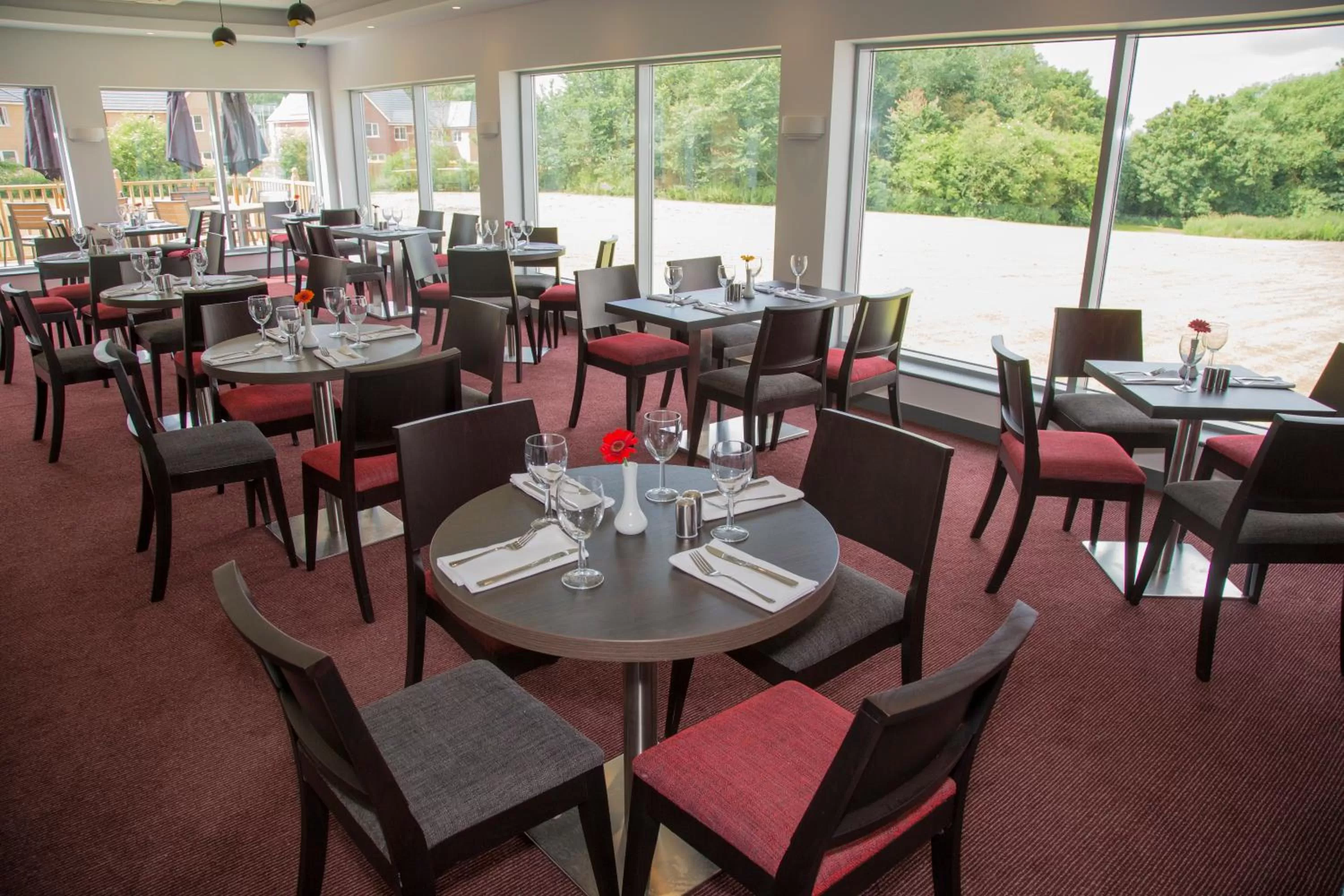 Restaurant/places to eat in Ramada Milton Keynes