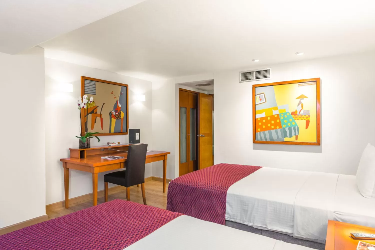 Decorative detail, Bed in Eurostars Zona Rosa Suites