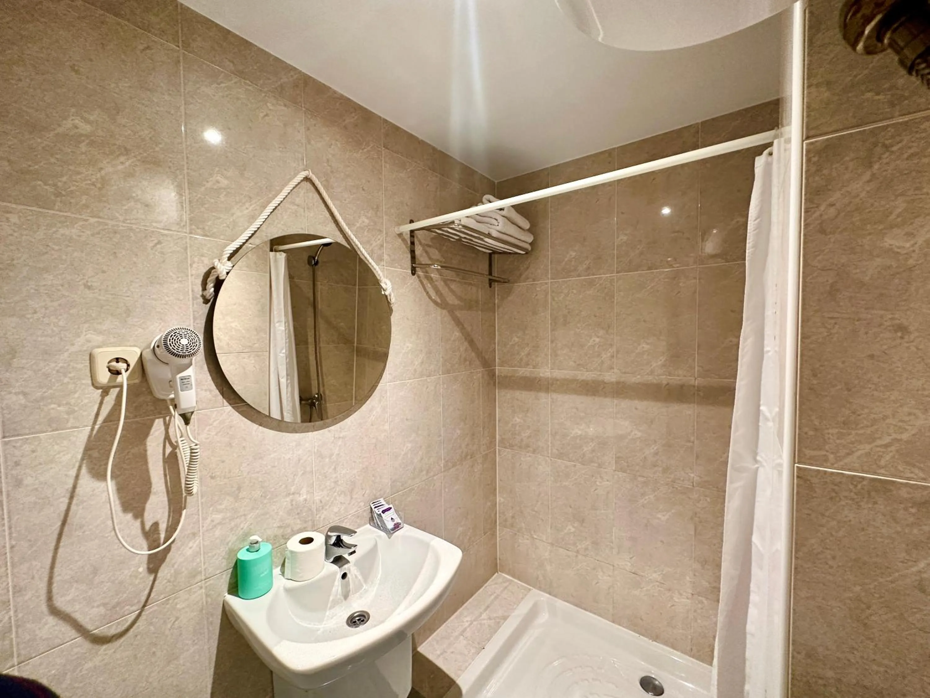 Bathroom in Far Home Gran Vía