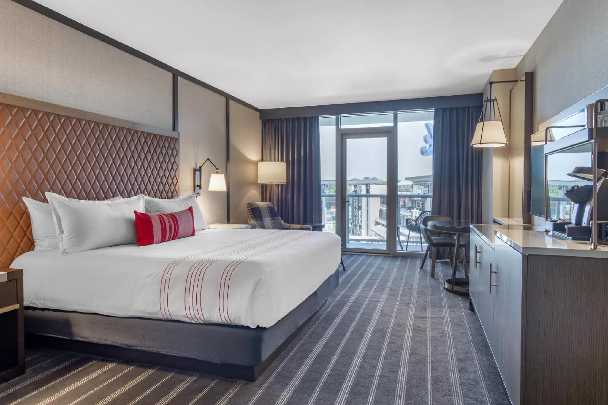 Photo of the whole room, Bed in Omni Hotel at the Battery Atlanta