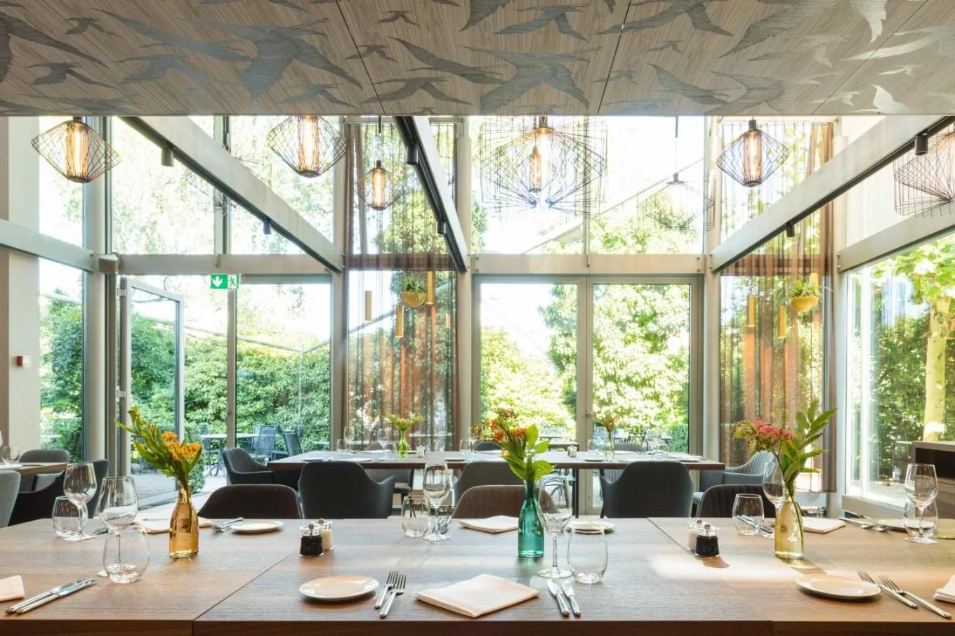 Restaurant/places to eat in Engimatt City & Garden Hotel