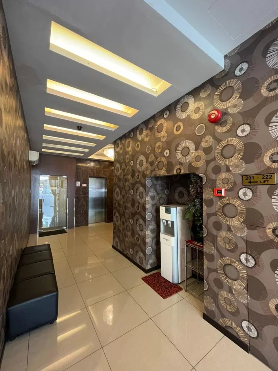 Eight Days Boutique Hotel - Impian Emas