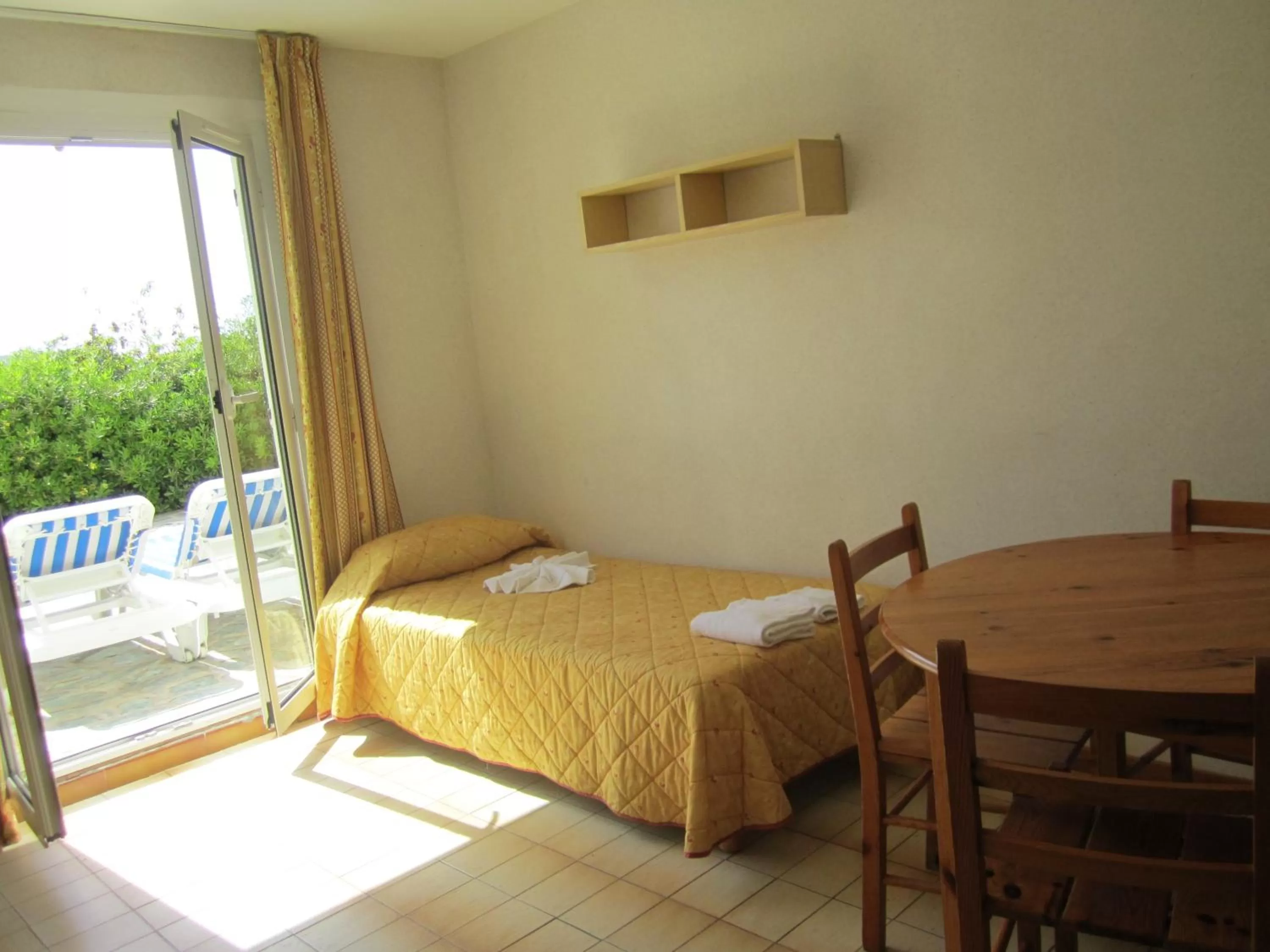 Photo of the whole room in Motel Saint Francois