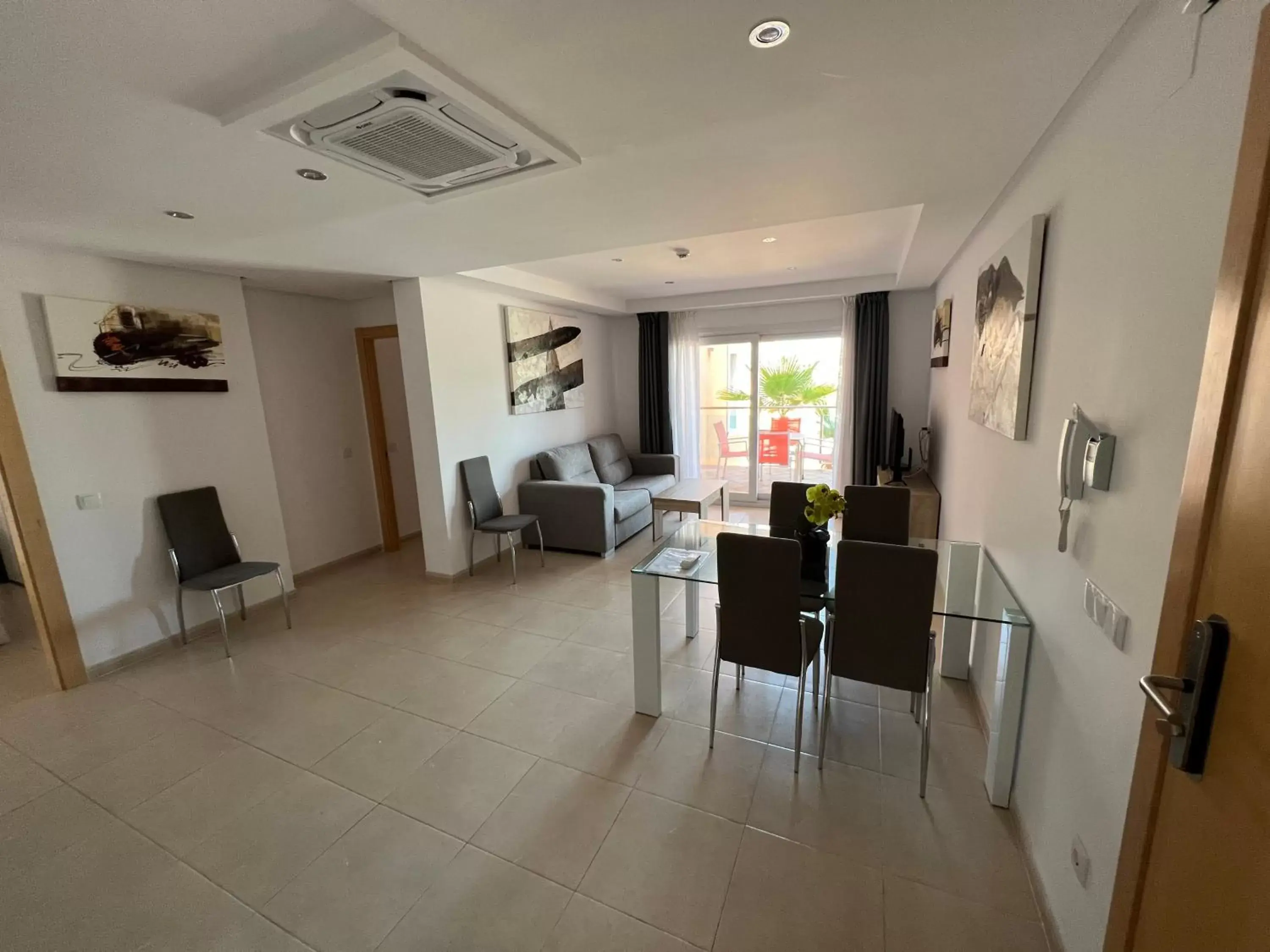 Three-Bedroom Apartment in Apartamentos Flamingo Hills Three-Bedroom Apartment in Apartamentos Flamingo Hills