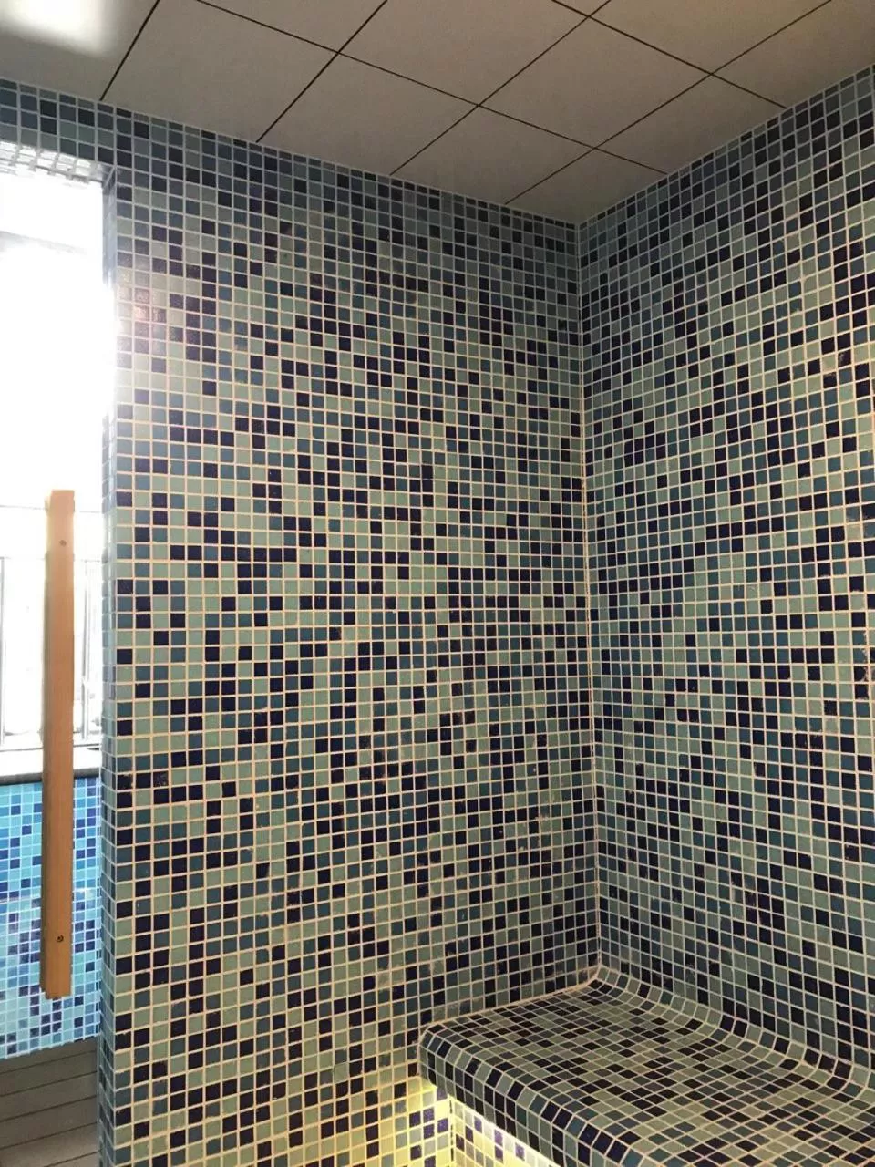 Sauna in V V Hotel Battambang