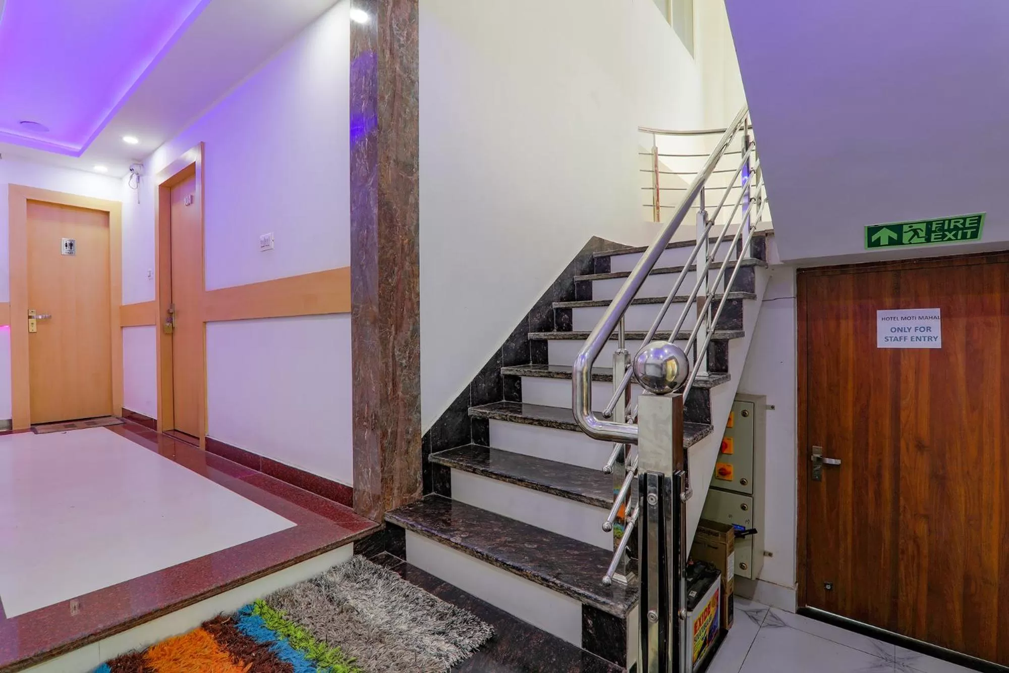 Lobby or reception in Via Moti Mahal - Sarnath museum