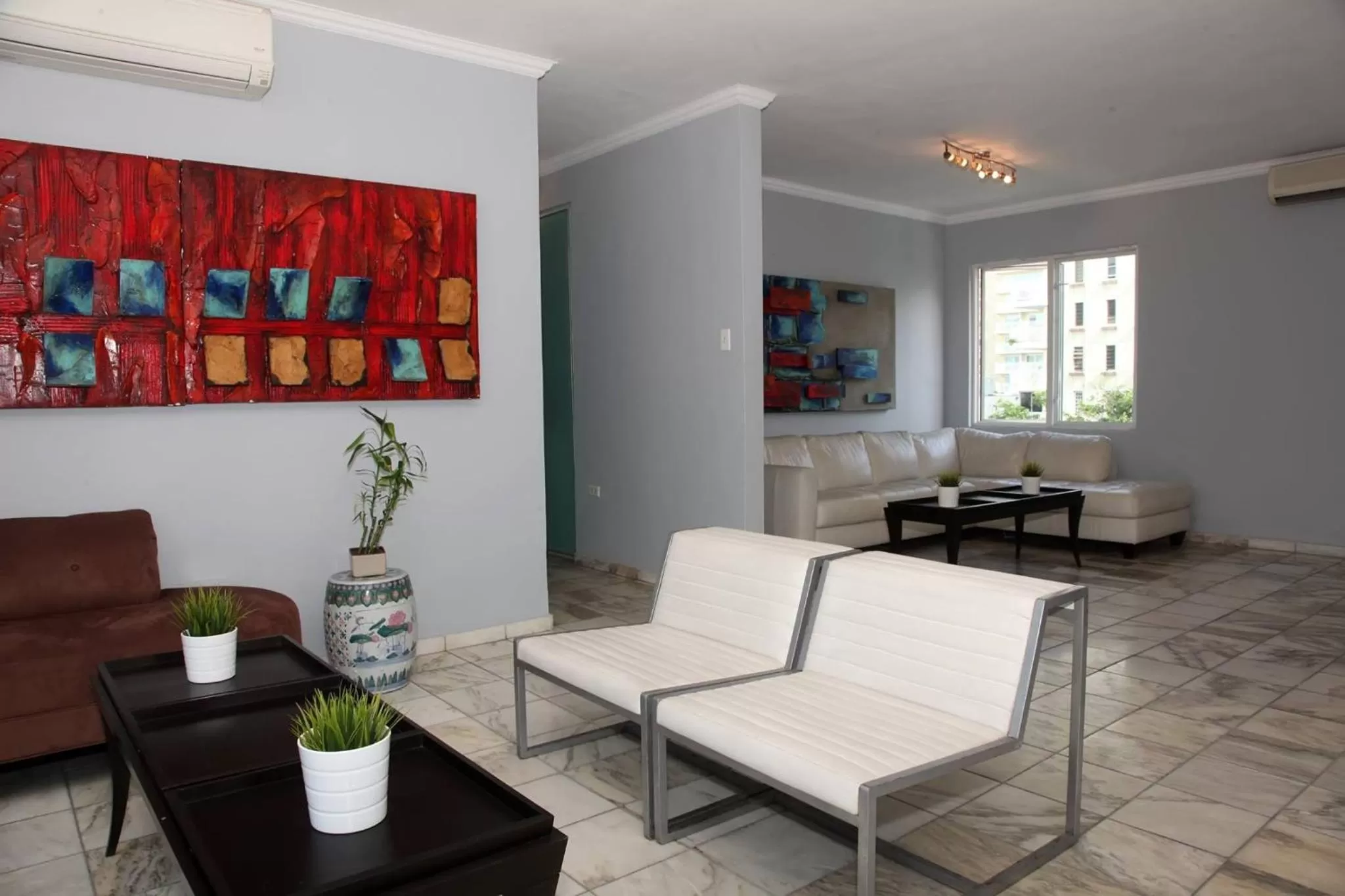 Seating area in Coral Princess Hotel