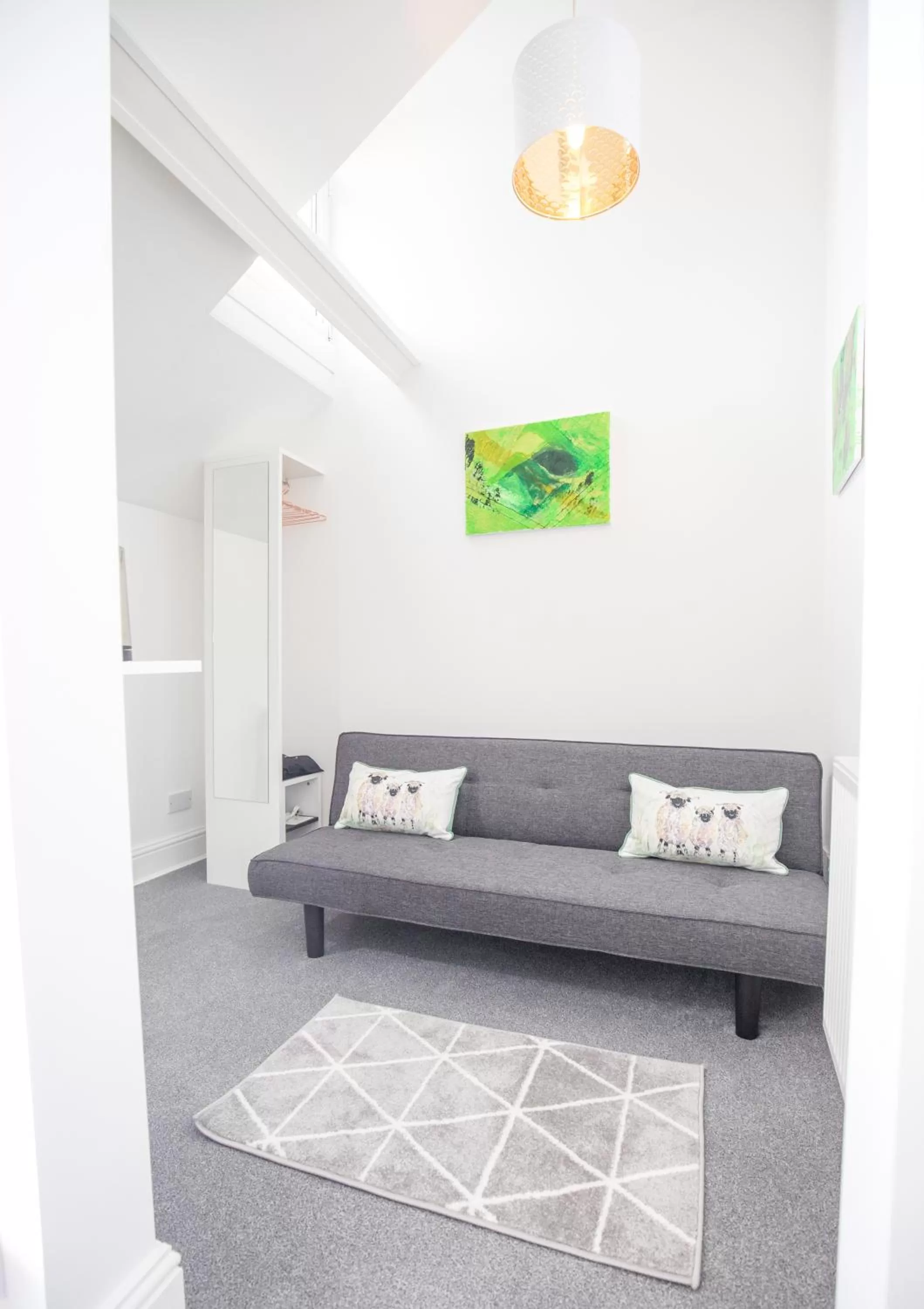 Bedroom in The Tiger Inn