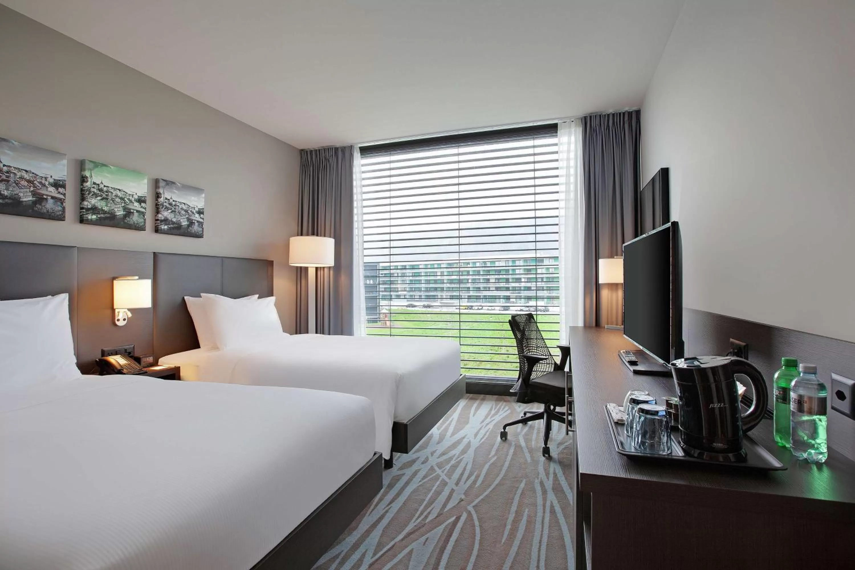 Bedroom, Bed in Hilton Garden Inn Zurich Limmattal