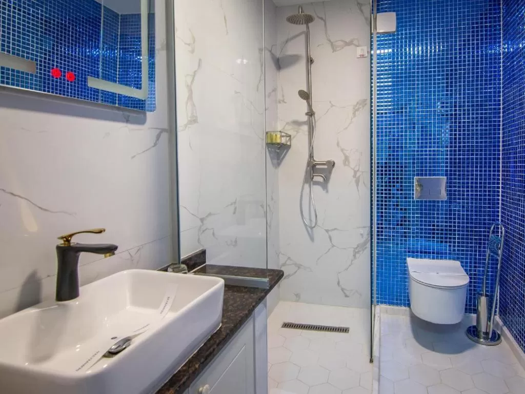 Bathroom in Hotel Lido by Phoenicia