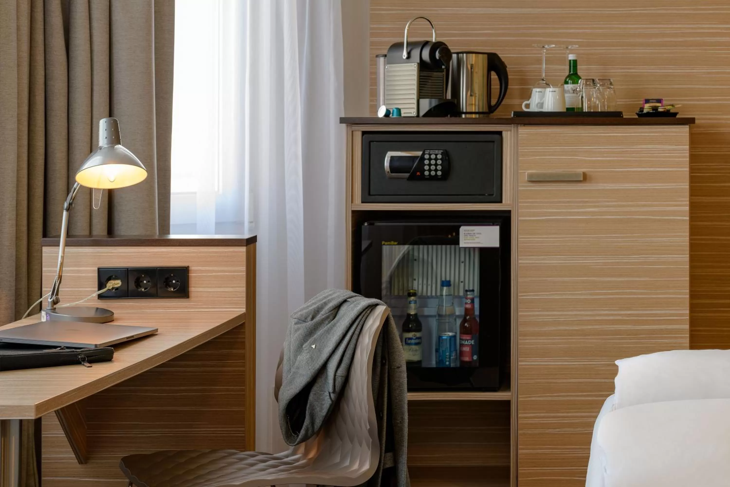 Coffee/tea facilities in Mercure Hotel Stuttgart Gerlingen