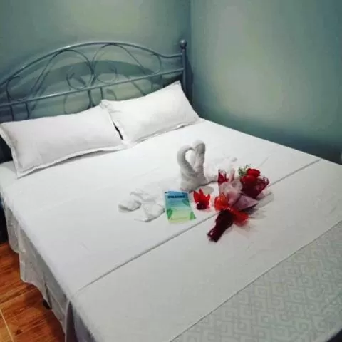 Bed in Kingswick Residences & Lodge