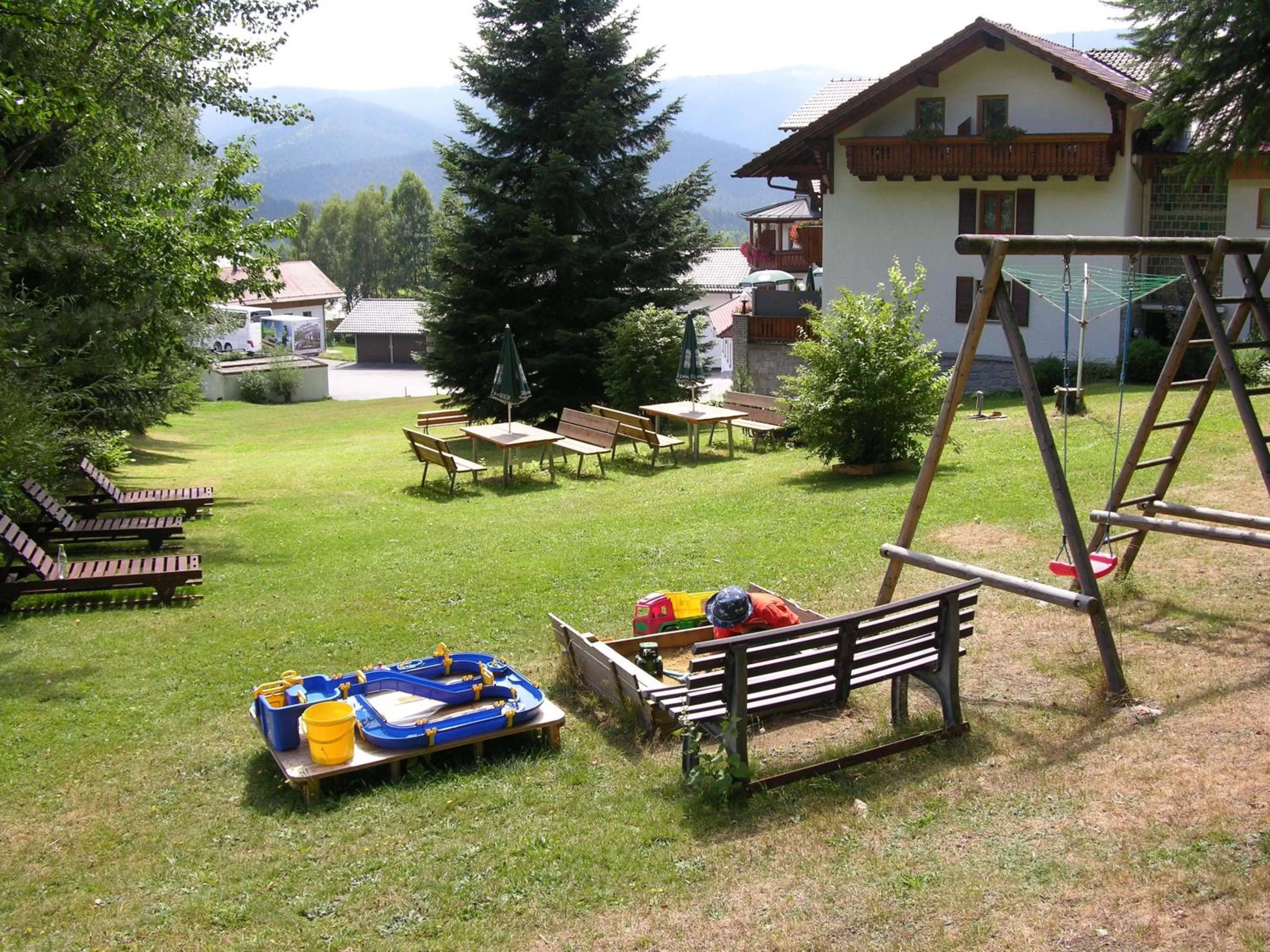 Children play ground in GarniHotel - Arberblick