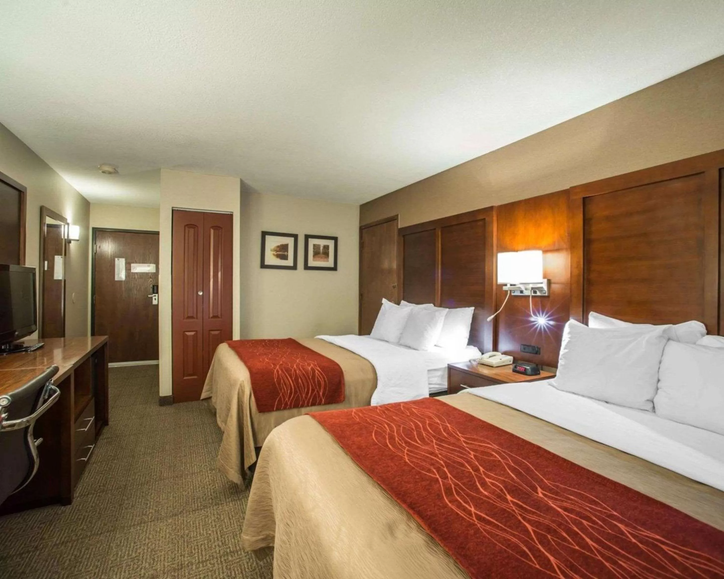 Photo of the whole room, Bed in Quality Inn & Suites Boonville - Columbia