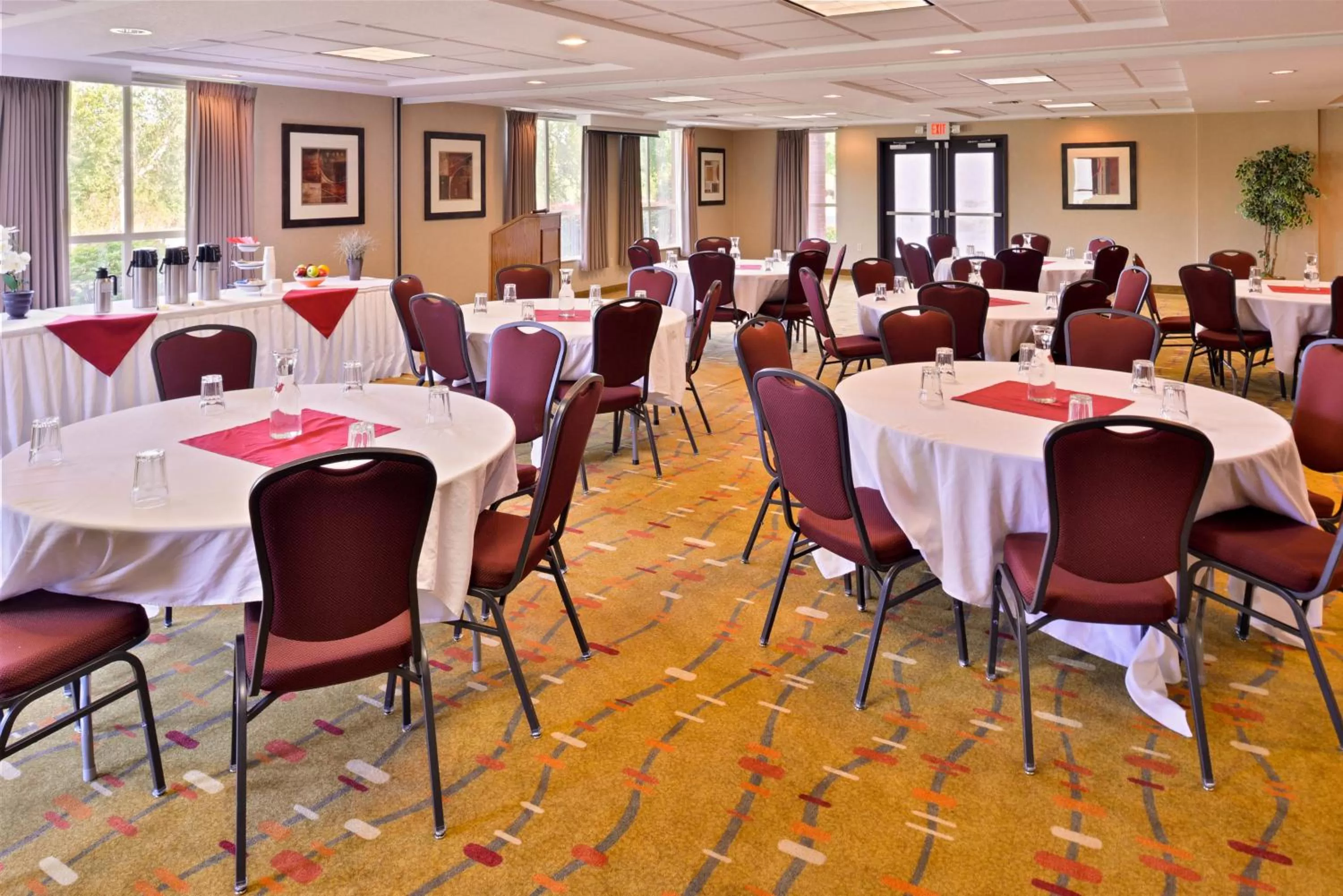 Meeting/conference room in Holiday Inn Express & Suites Albany by IHG