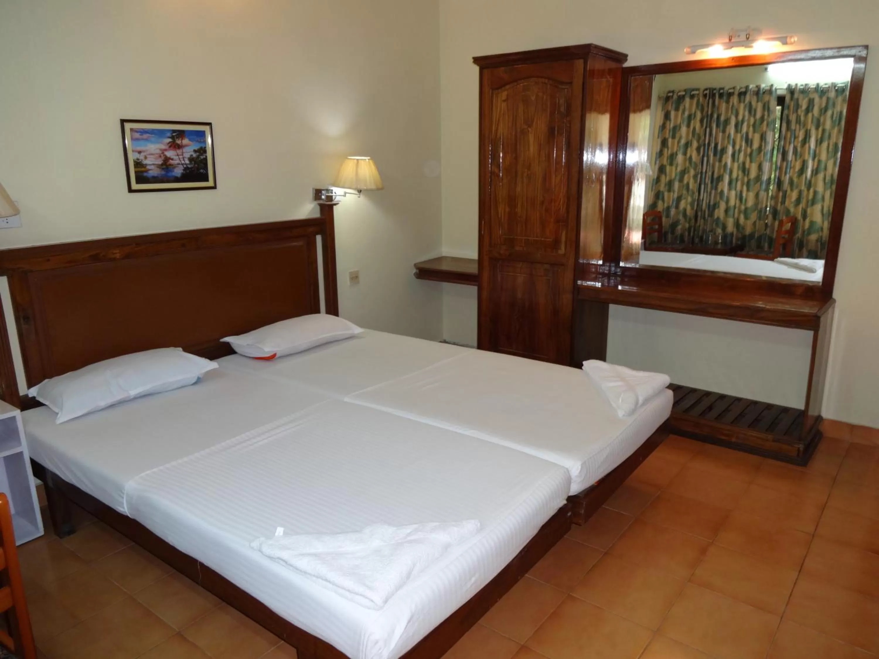 Bed in Hotel Thushara