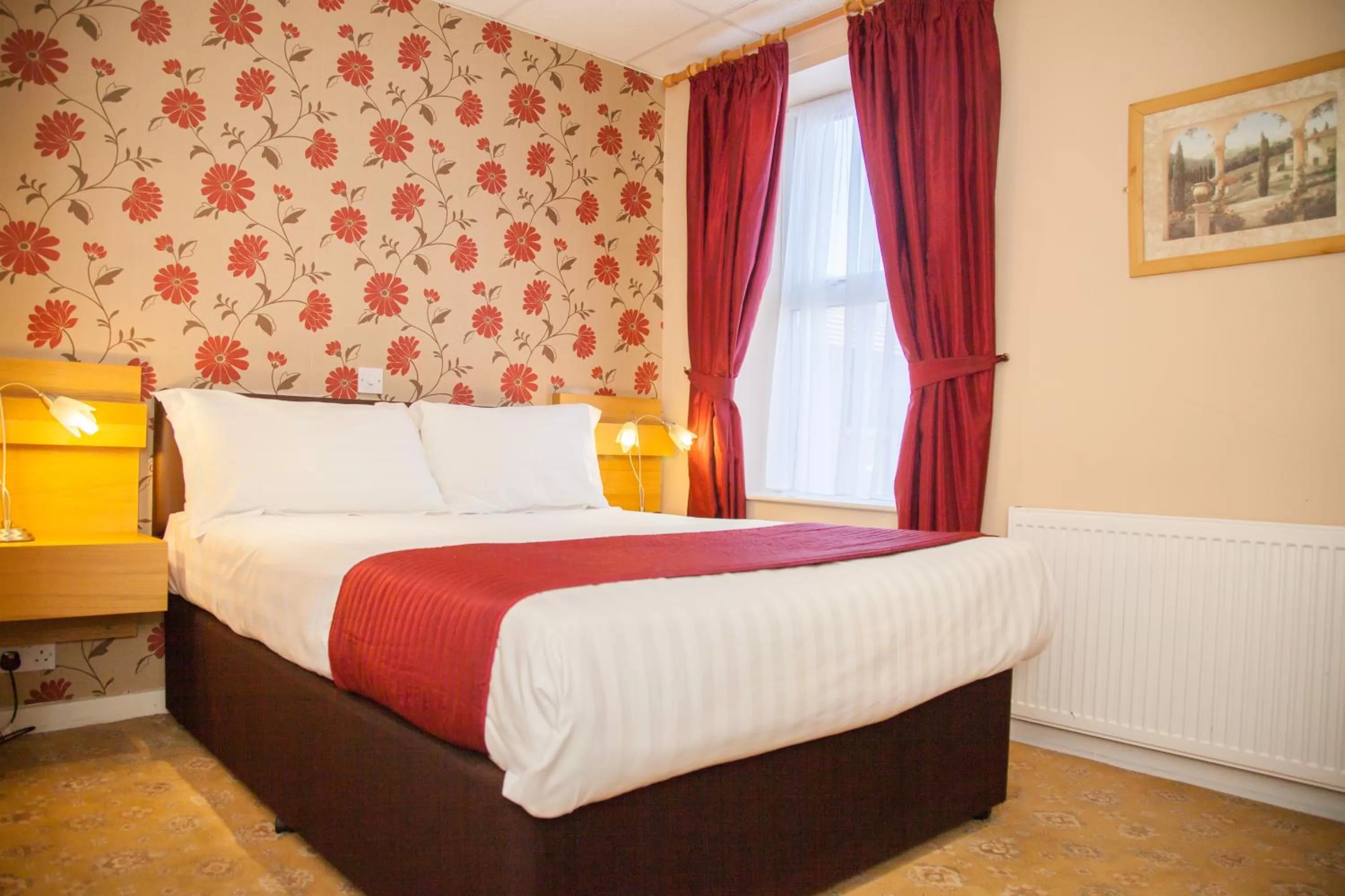 Bedroom, Bed in The Lawton