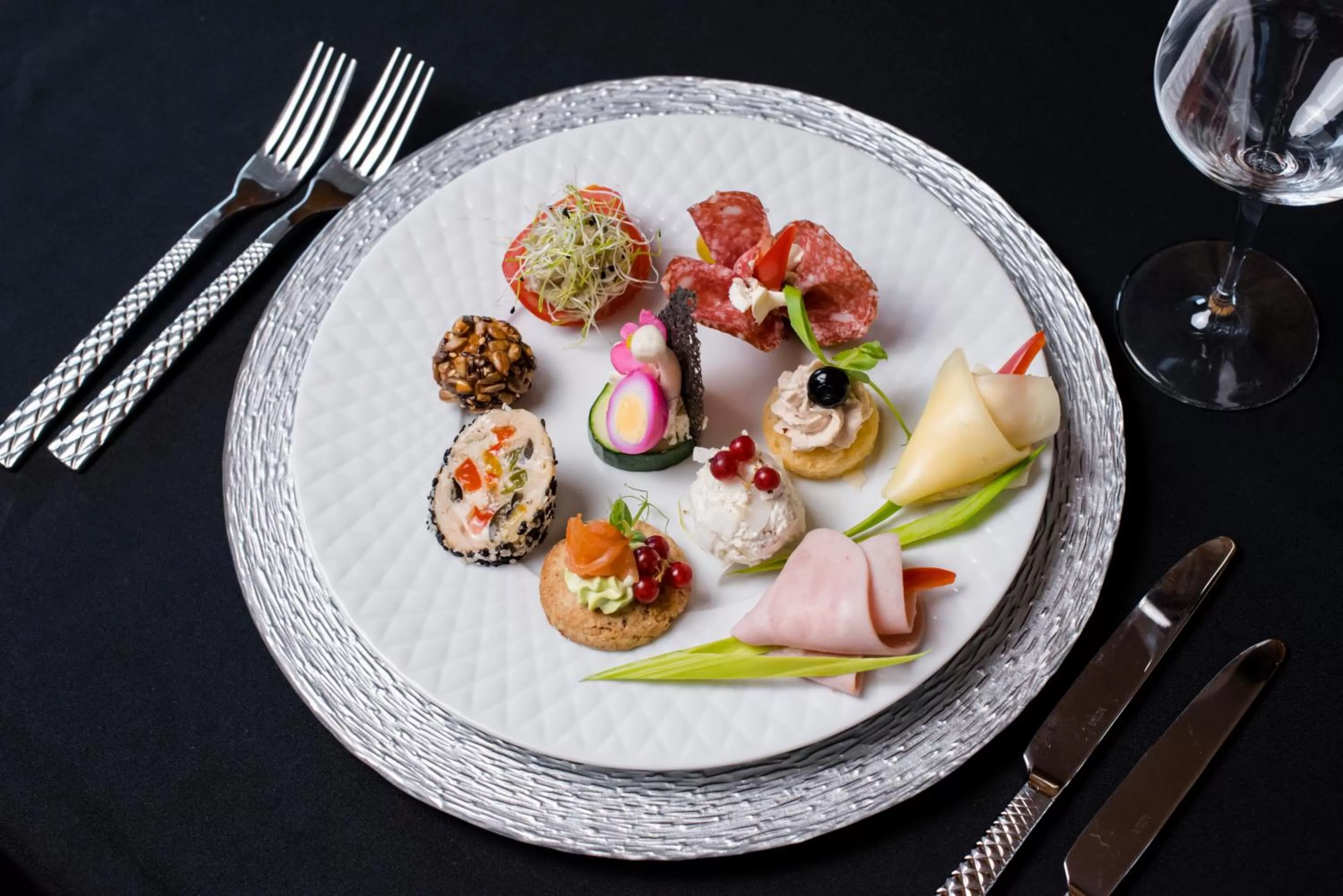 Restaurant/places to eat in Hotel Oxford By TimHotels