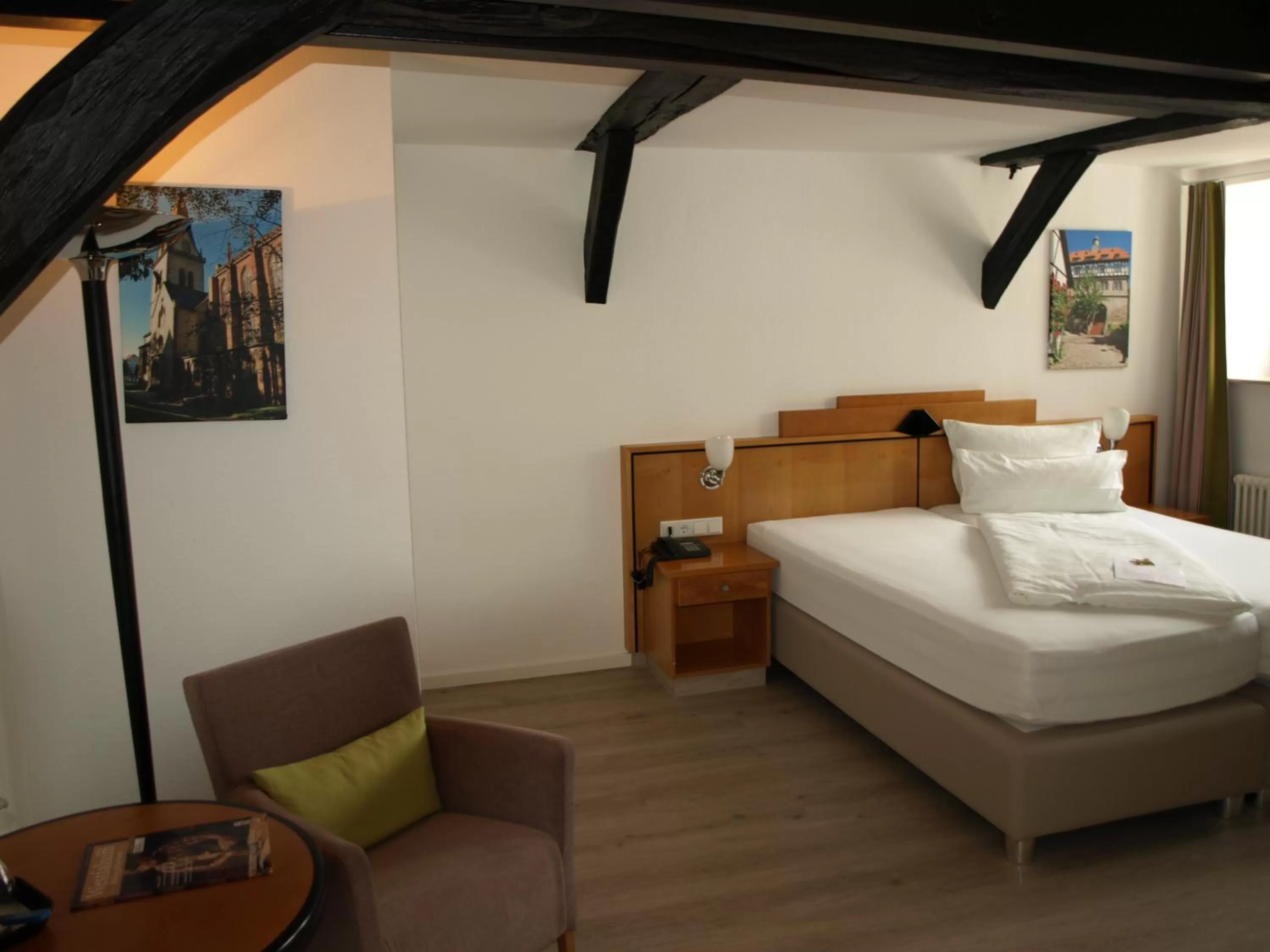 Photo of the whole room, Bed in Alt Warburg