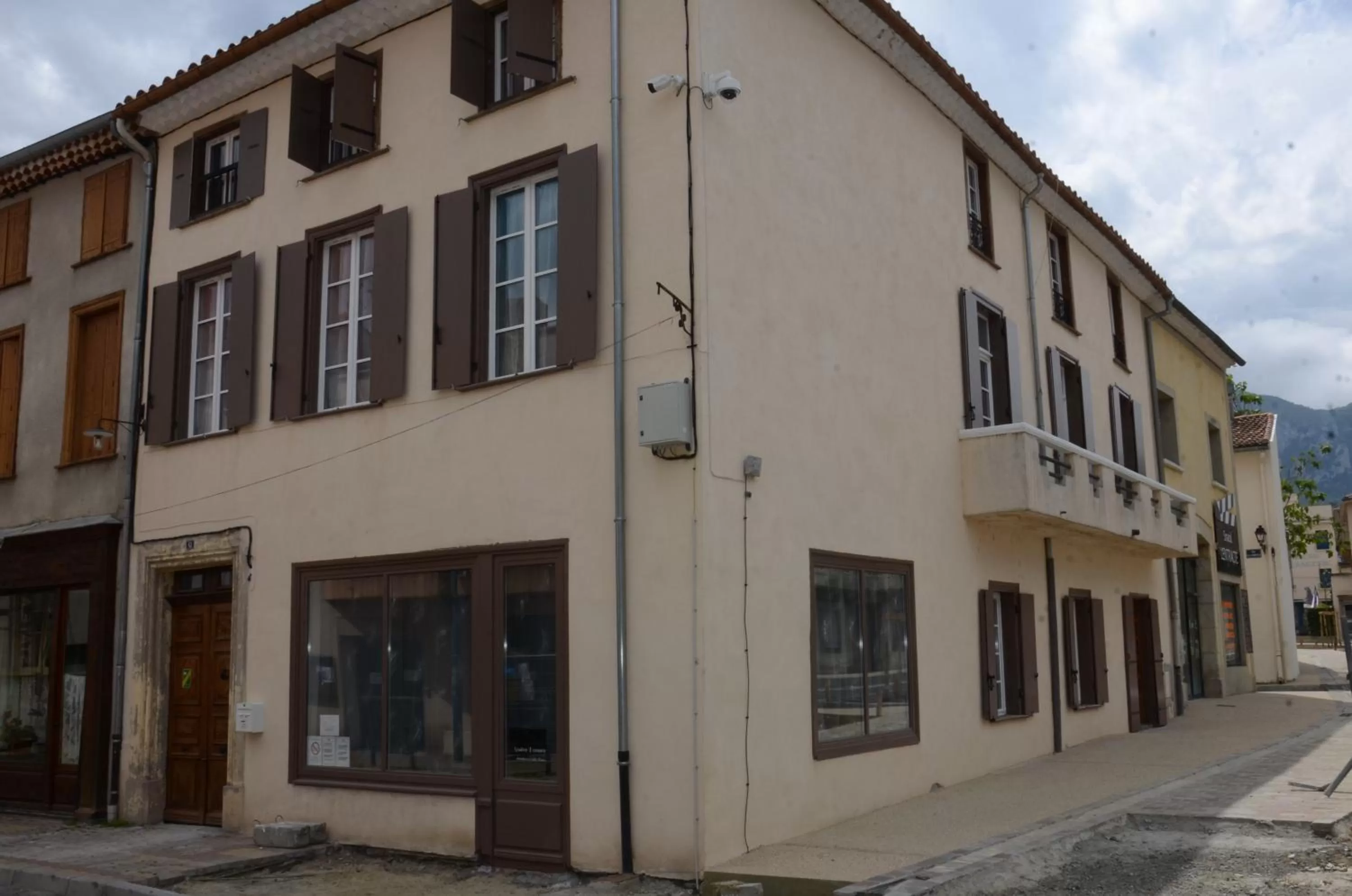 Property Building in Nostra Demora