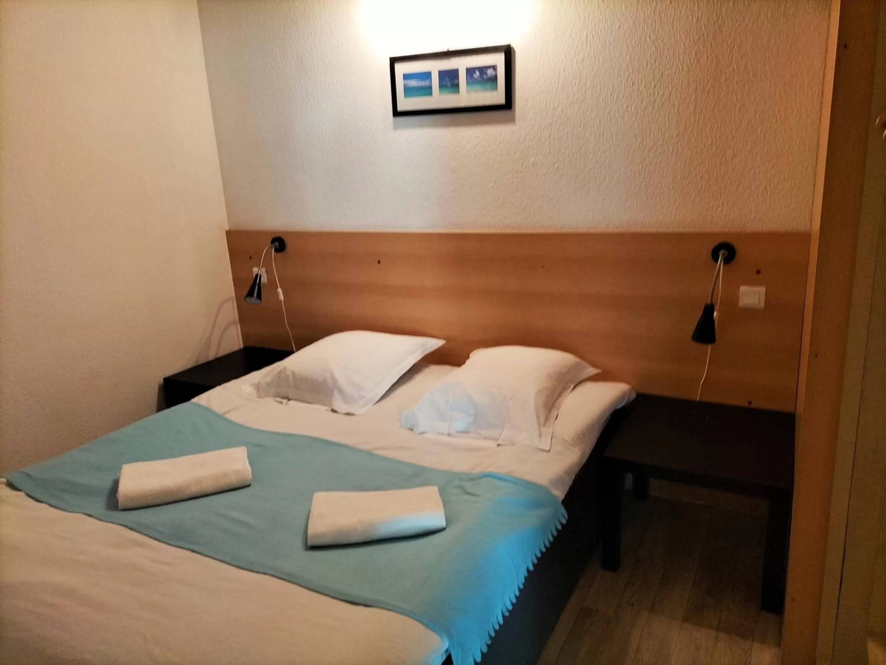 Bedroom, Bed in Les ACACIAS