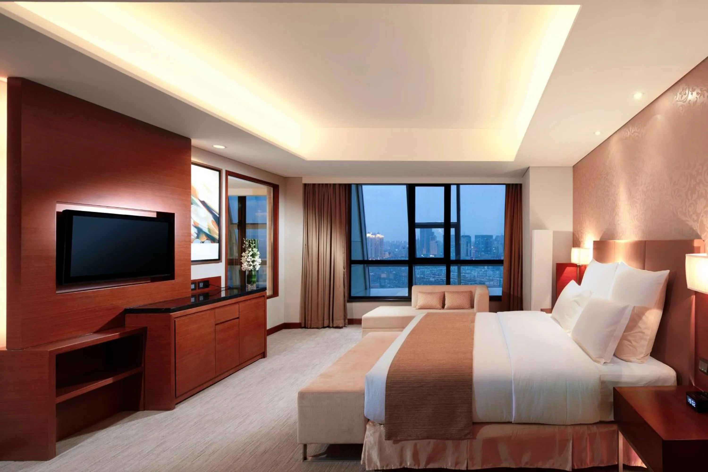 Bedroom, Bed in DoubleTree by Hilton Shenyang