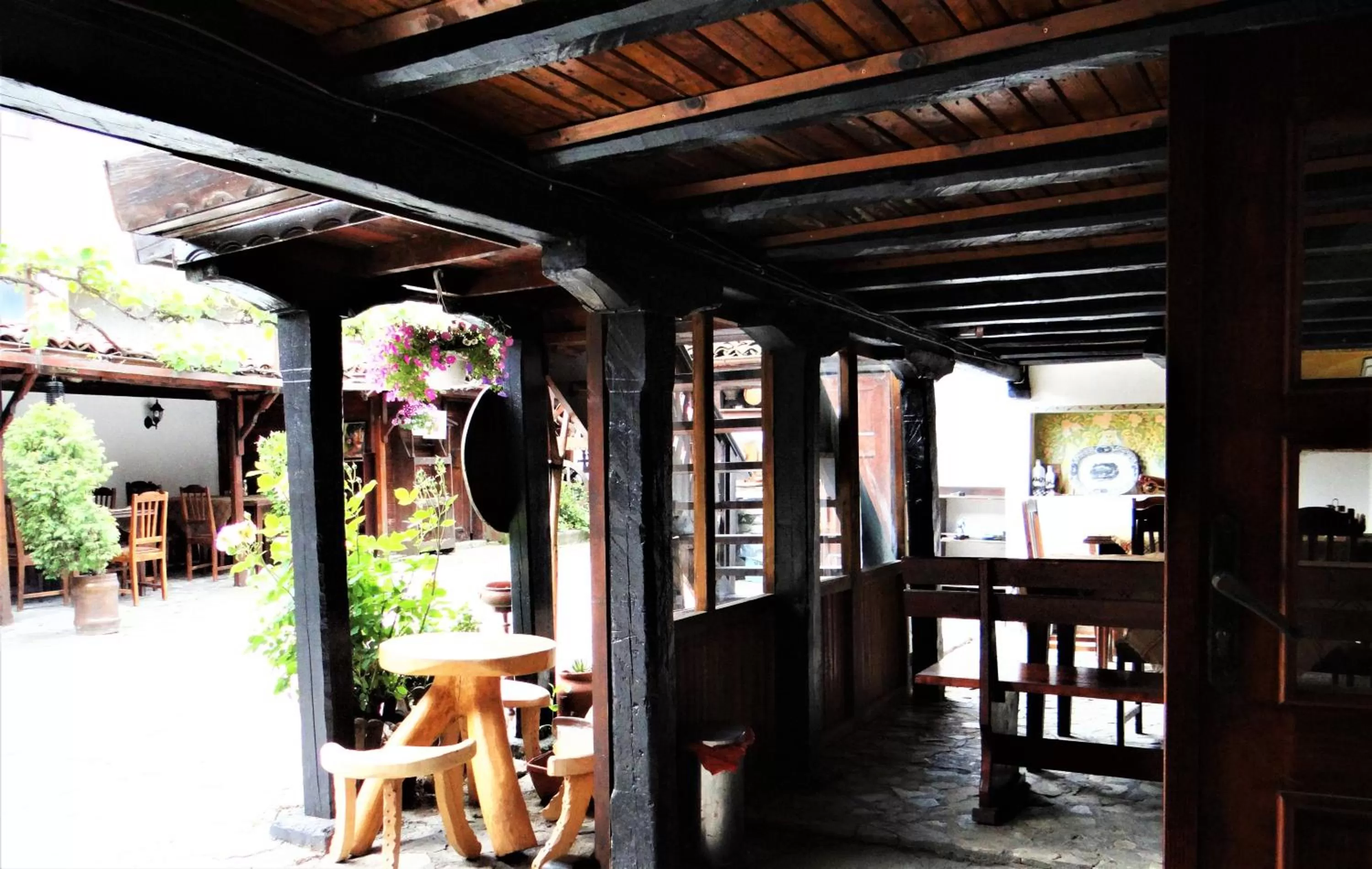 Restaurant/Places to Eat in The Old House Family Hotel