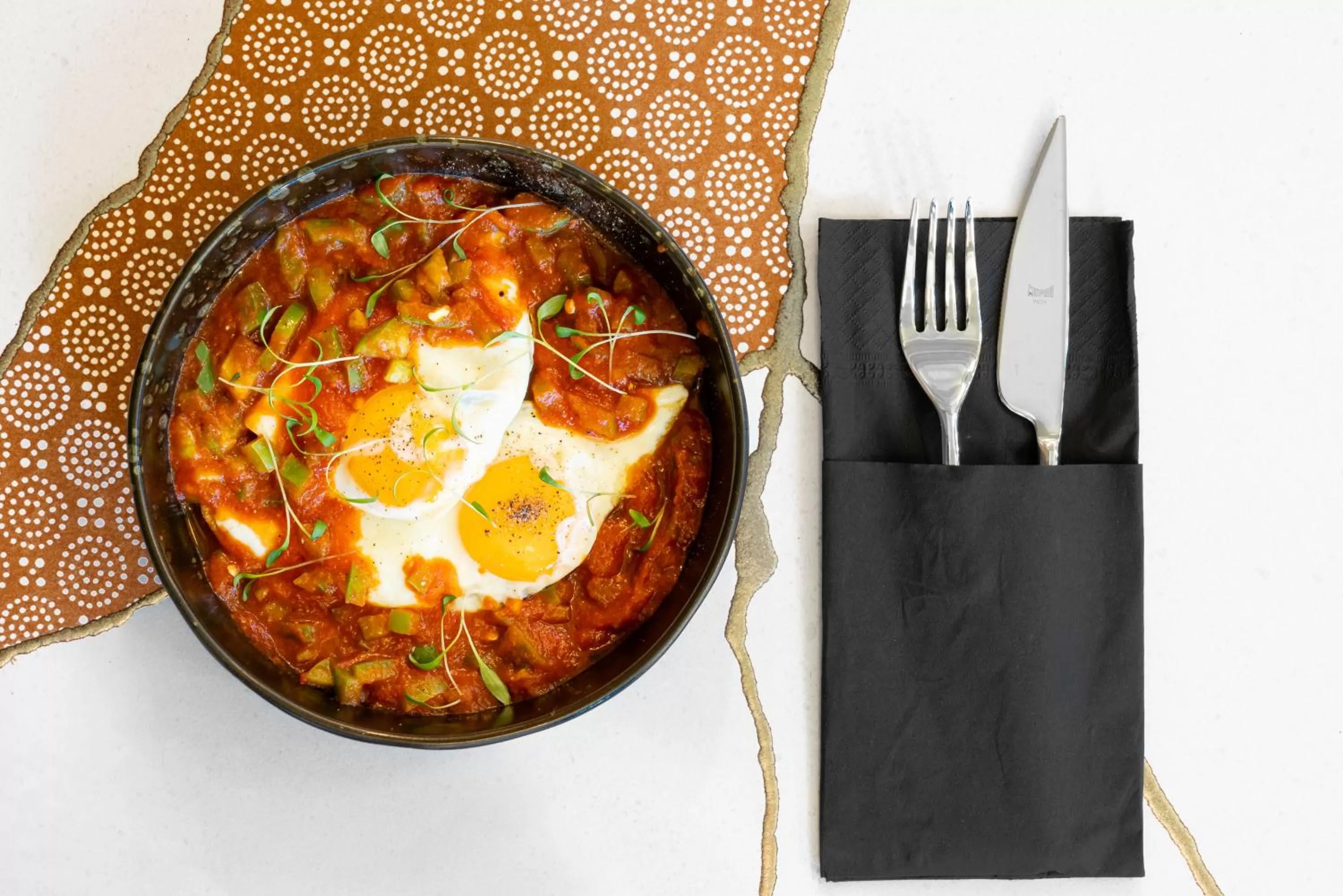 Restaurant/places to eat in Praxitelous Luxury Suites