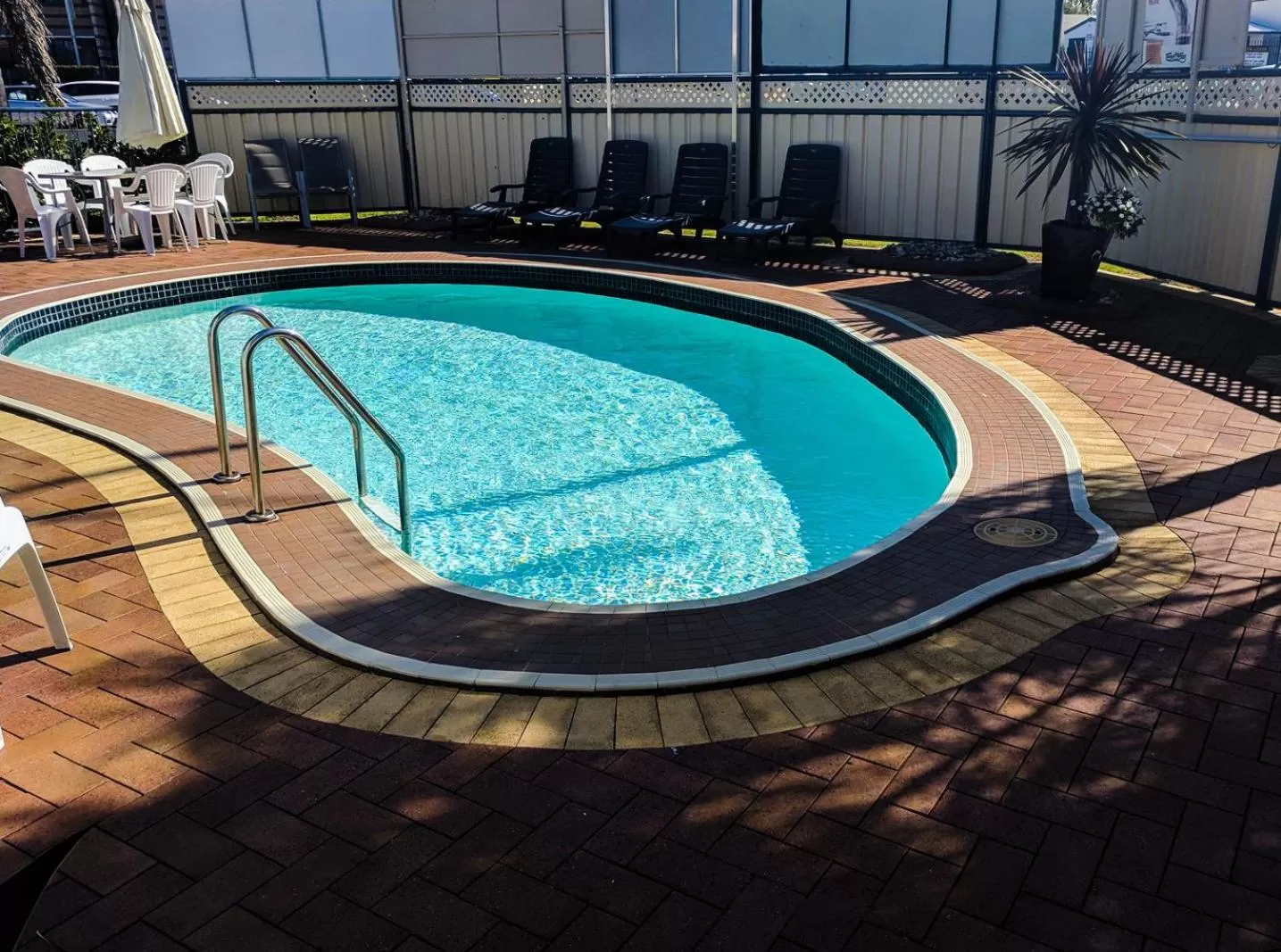 Swimming pool in Main Street Motel