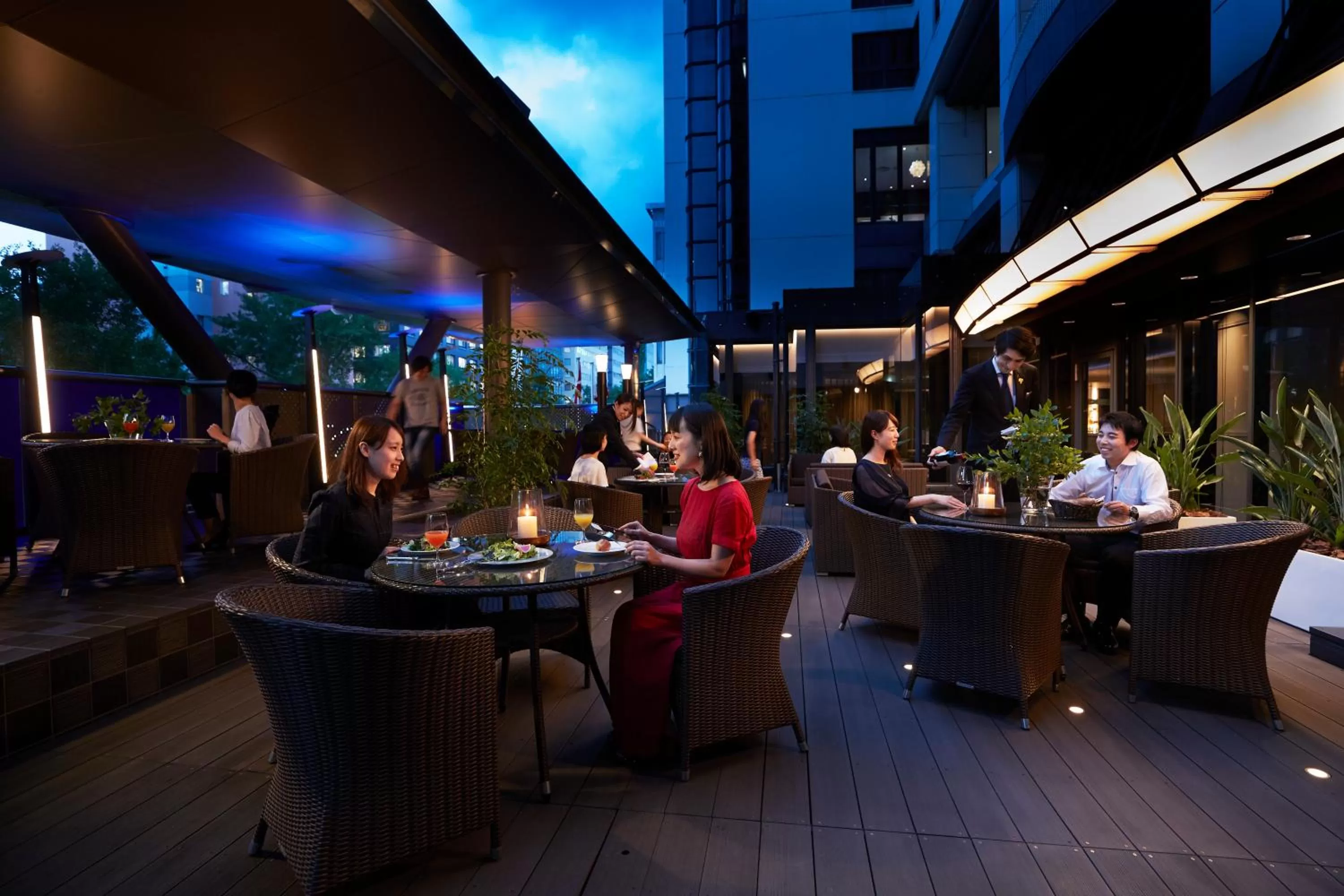 Restaurant/places to eat in Cross Hotel Osaka