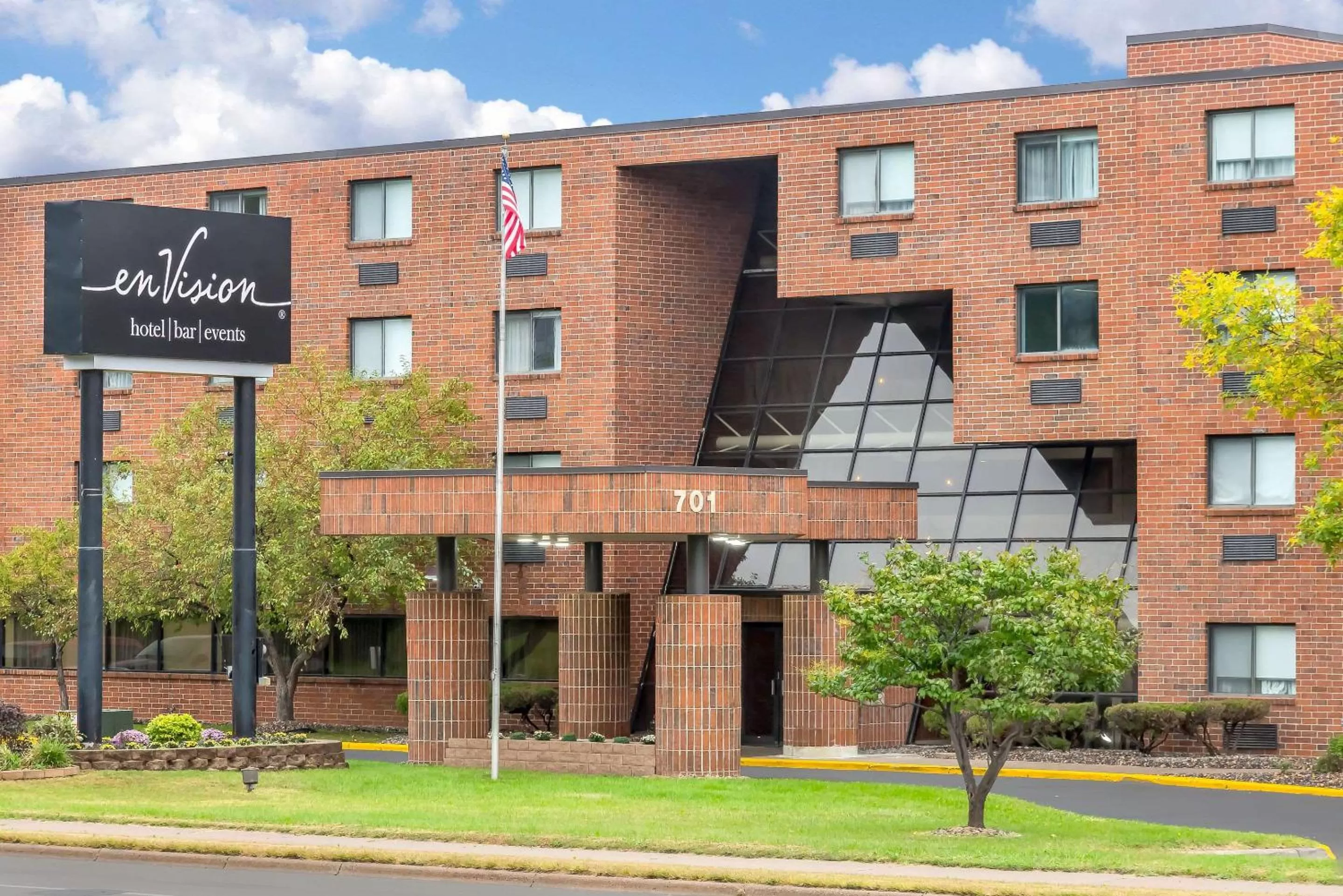 Property building in enVision Hotel Saint Paul South