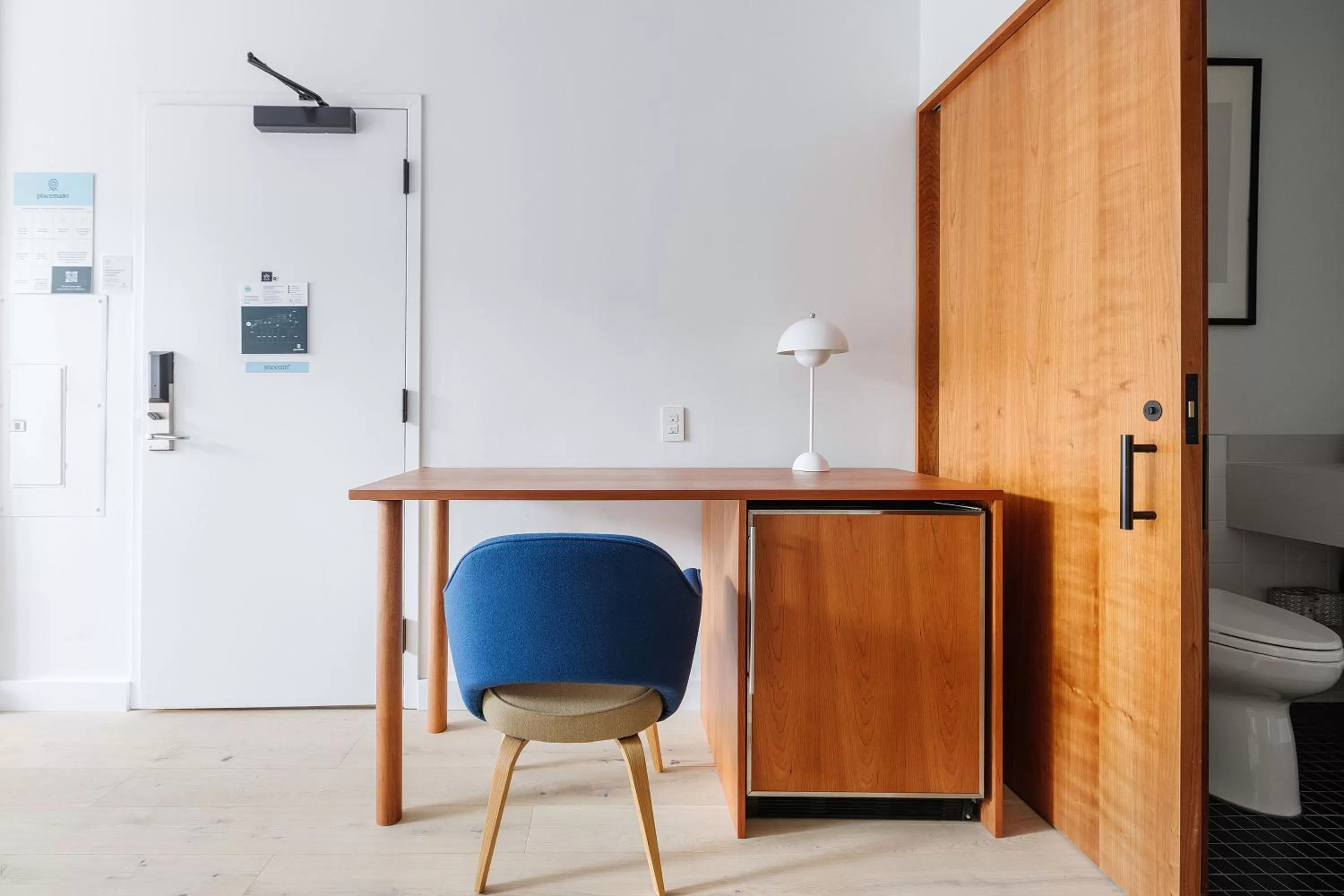 hair dresser in Placemakr Wall Street