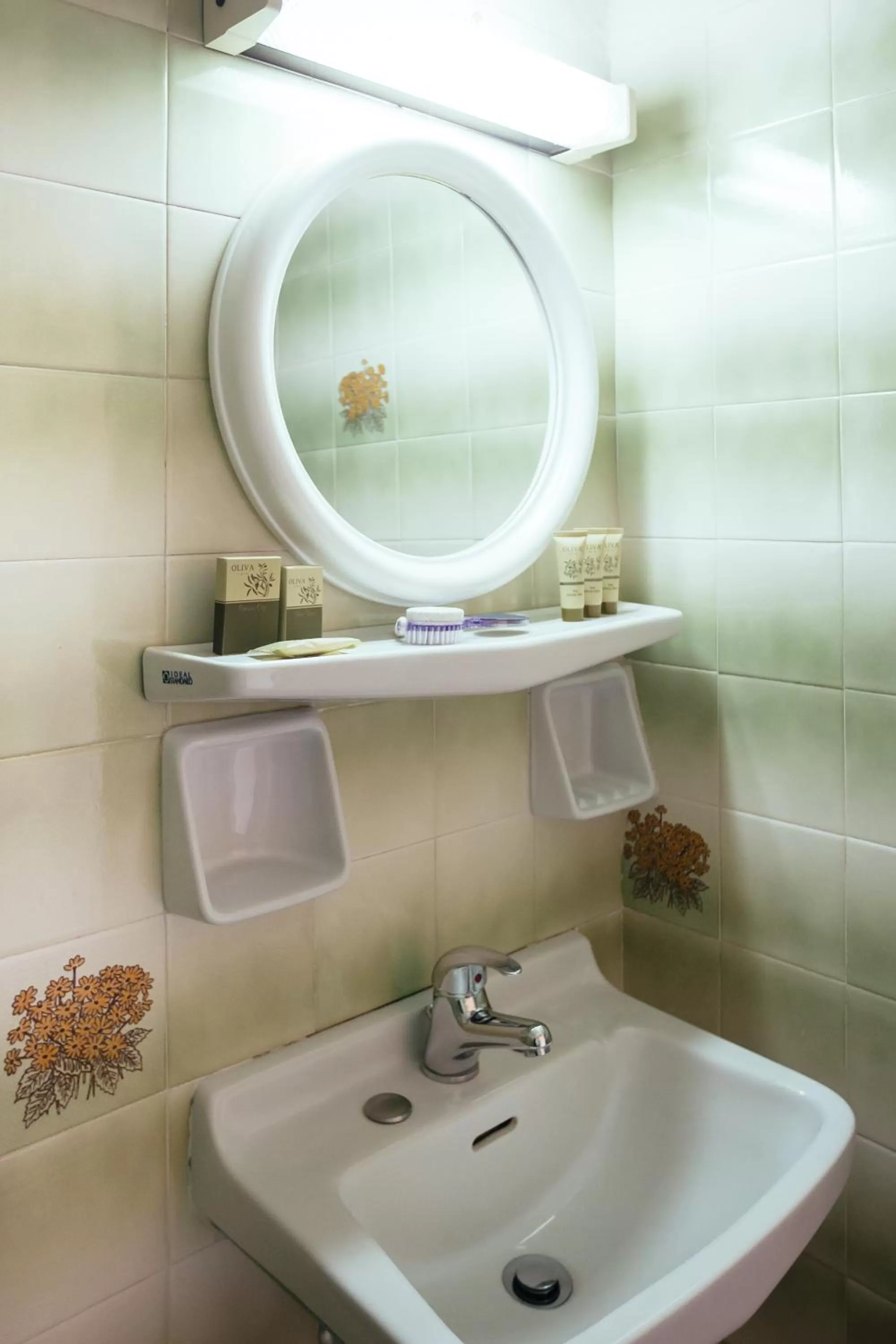 Shower in Ignatia Hotel