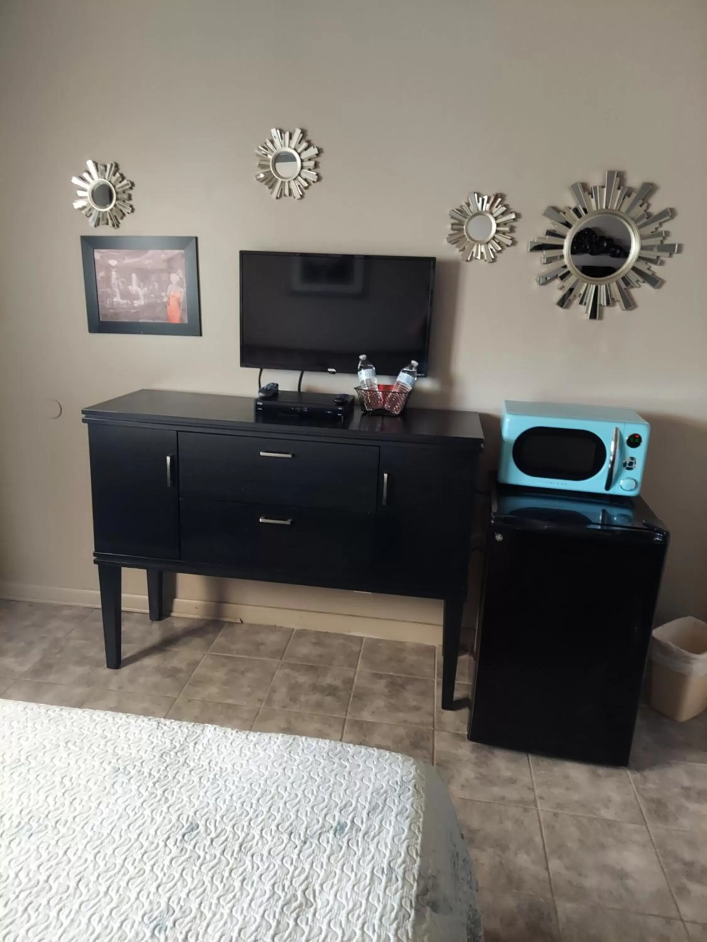 TV and multimedia in Cactus Inn