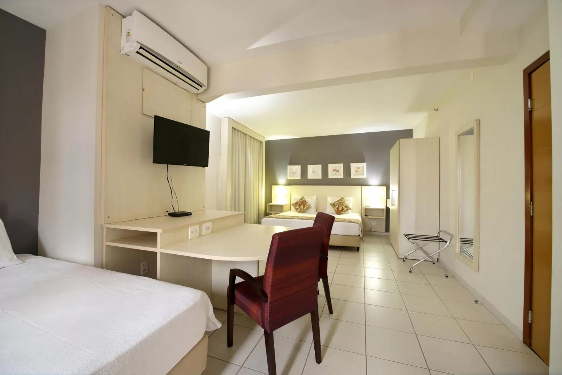 Photo of the whole room, Bed in Nobile Inn Executive Ribeirao Preto